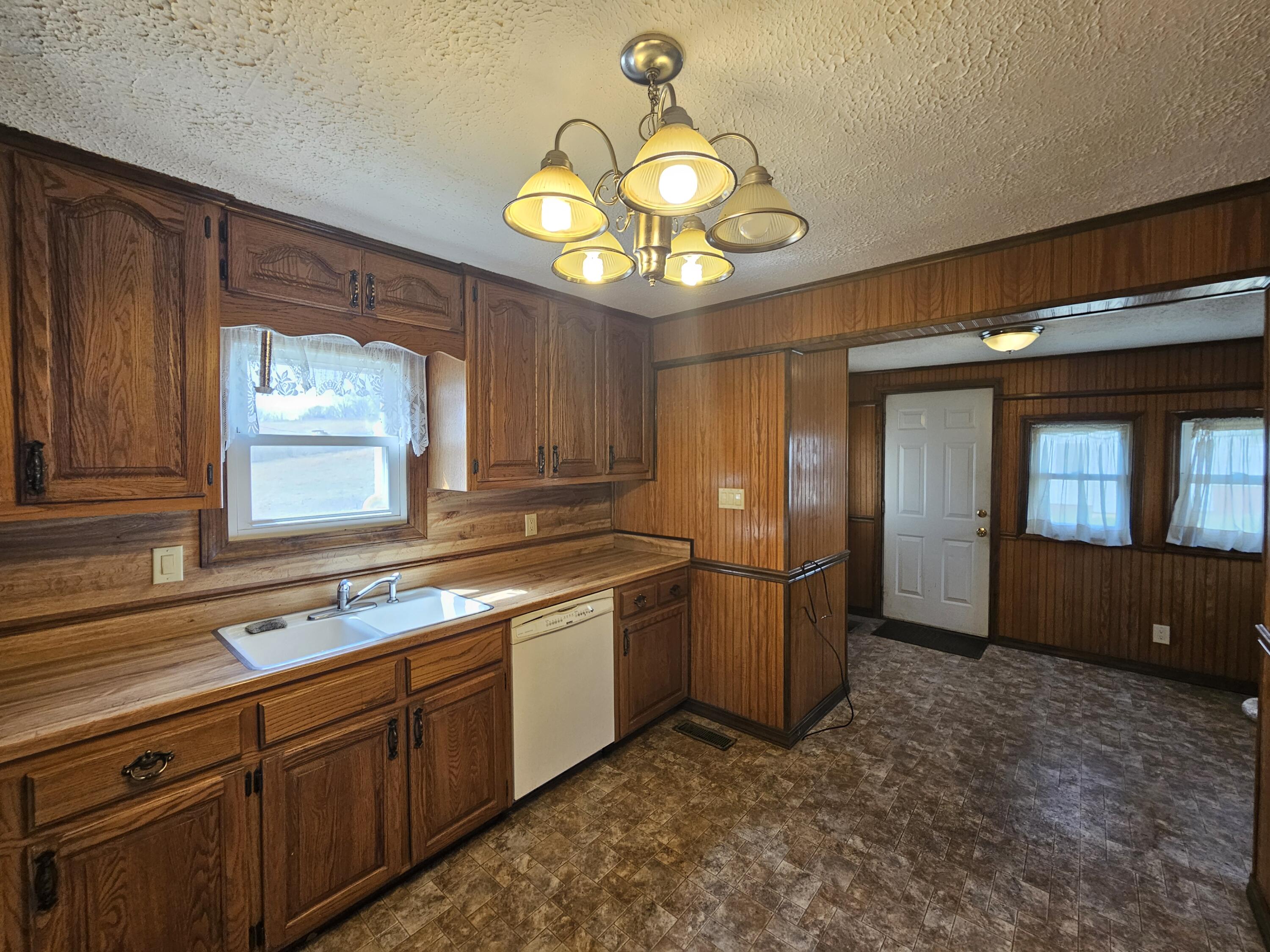 6413 Co Rd 5-403 Property Photo 15