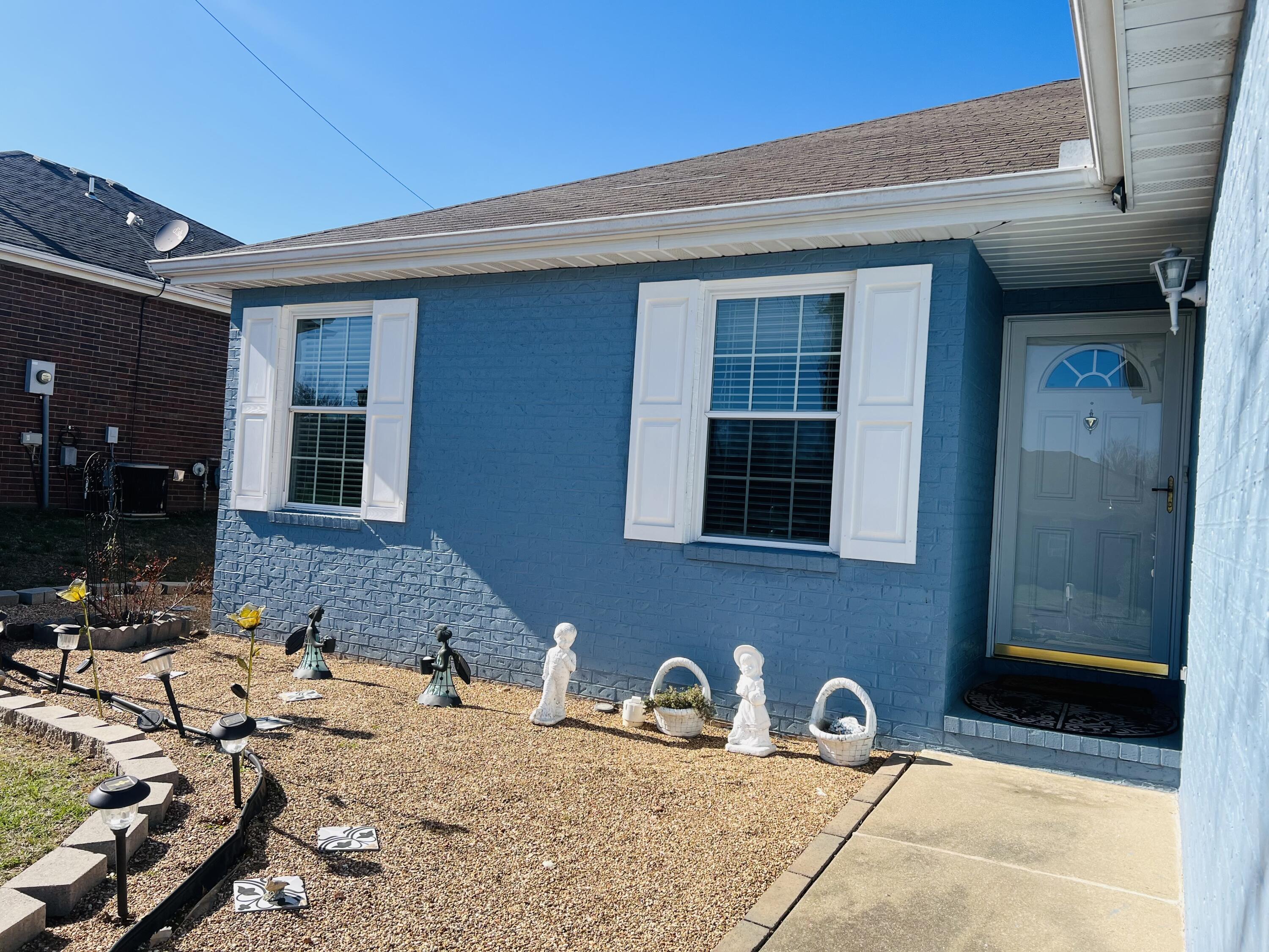 855 Birch Street Property Photo 3
