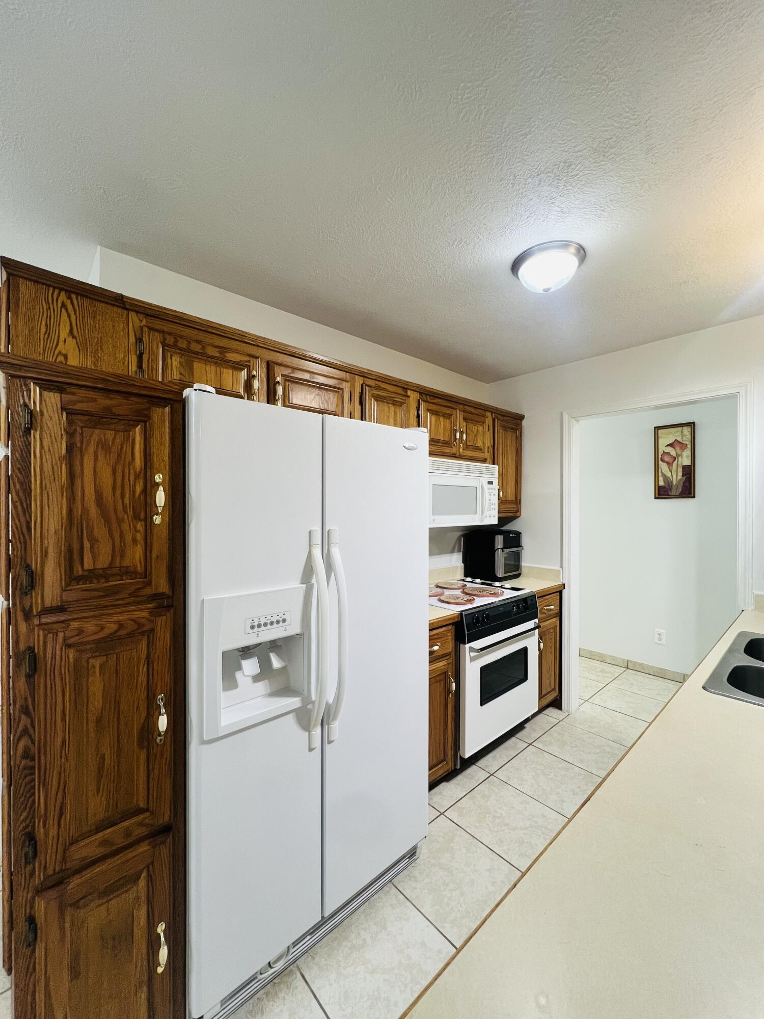 855 Birch Street Property Photo 9