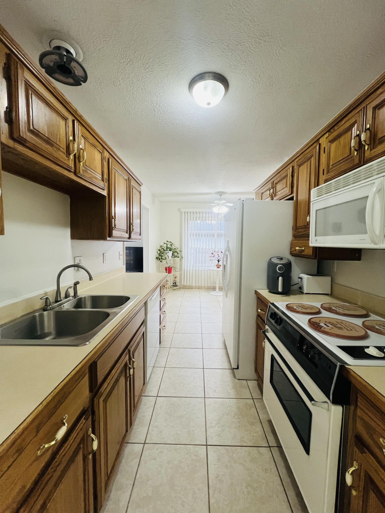 855 Birch Street Property Photo 10