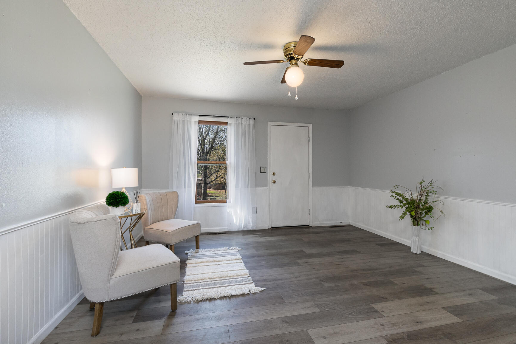1508 West Warren Avenue Property Photo 6