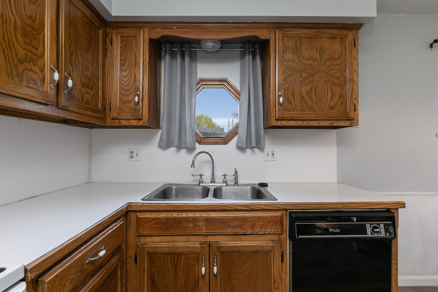 1508 West Warren Avenue Property Photo 10