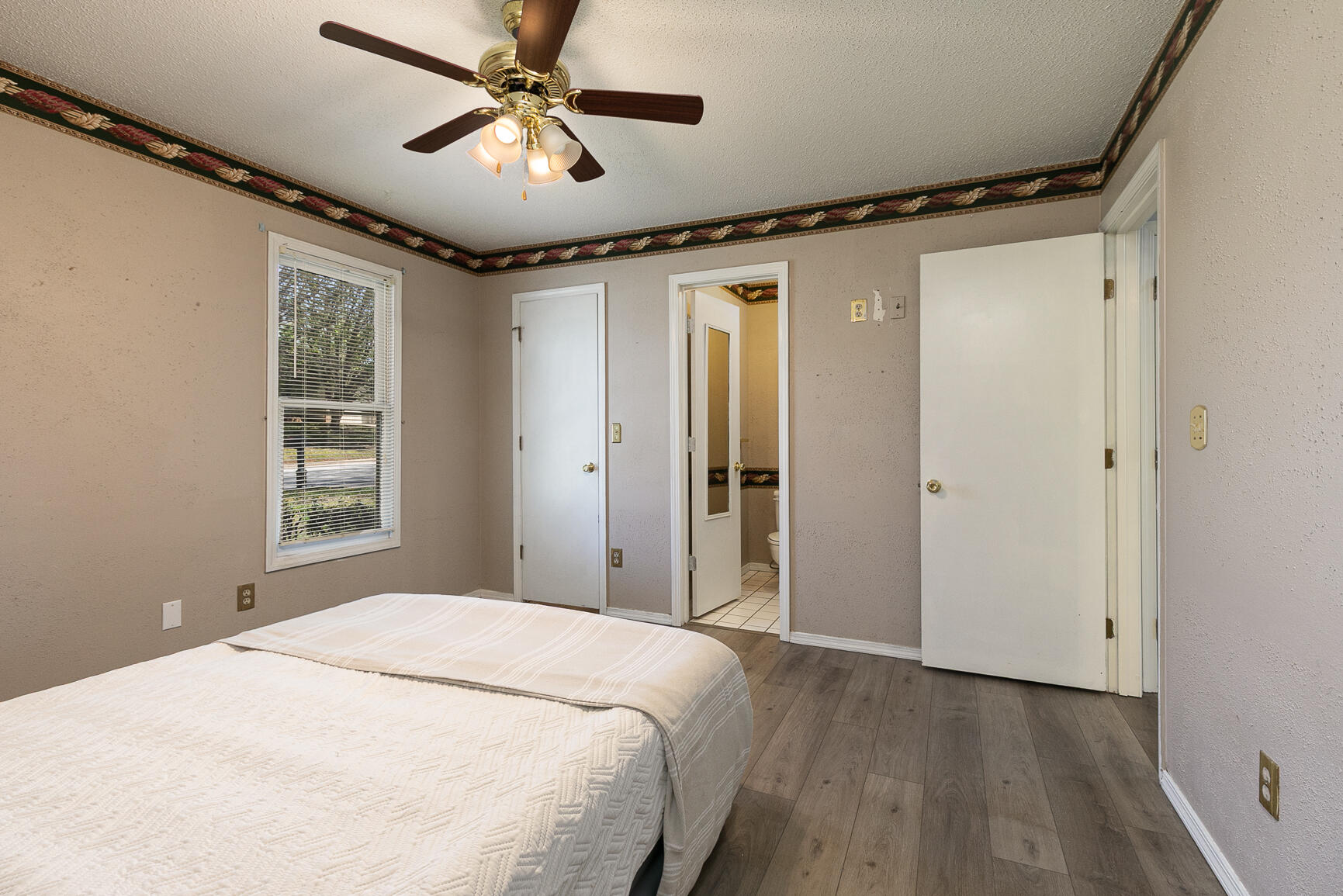 1508 West Warren Avenue Property Photo 14