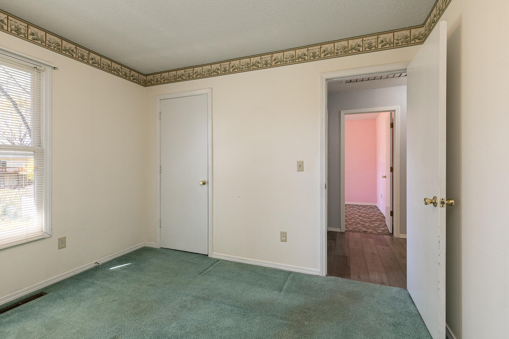 1508 West Warren Avenue Property Photo 19