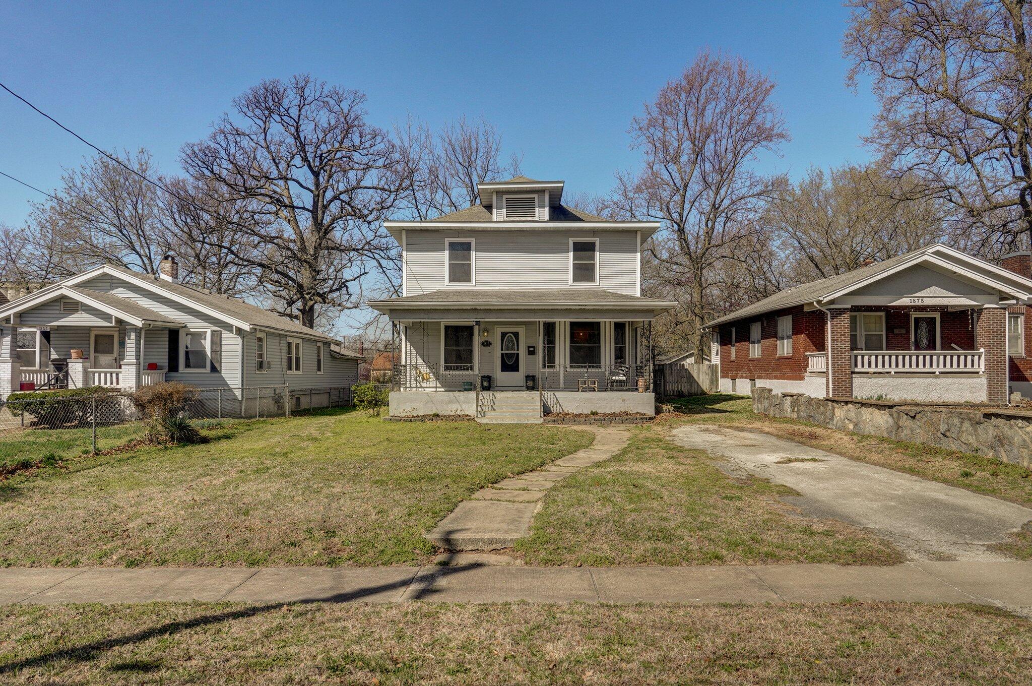1871 North Douglas Avenue Property Photo