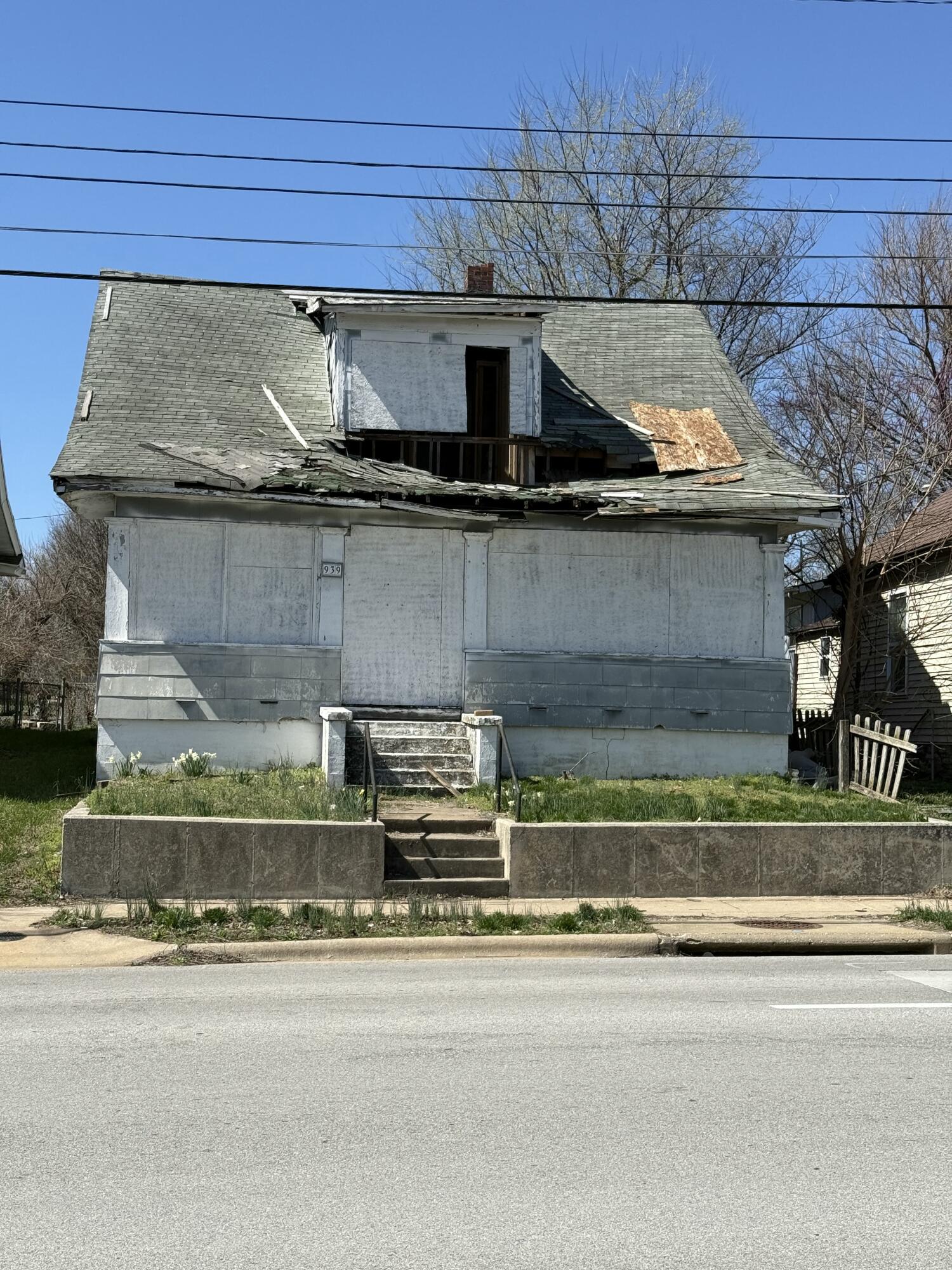 Hendricks & Jones Real Estate Listings Main Image