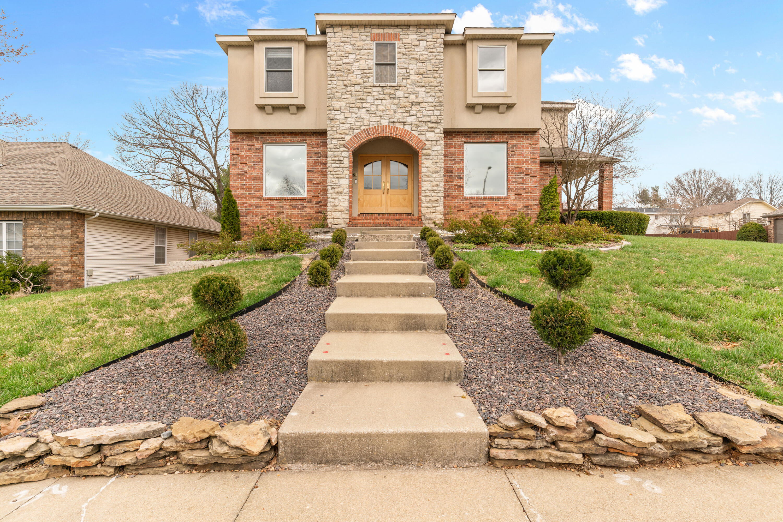 903 East Gaslight Drive Property Photo