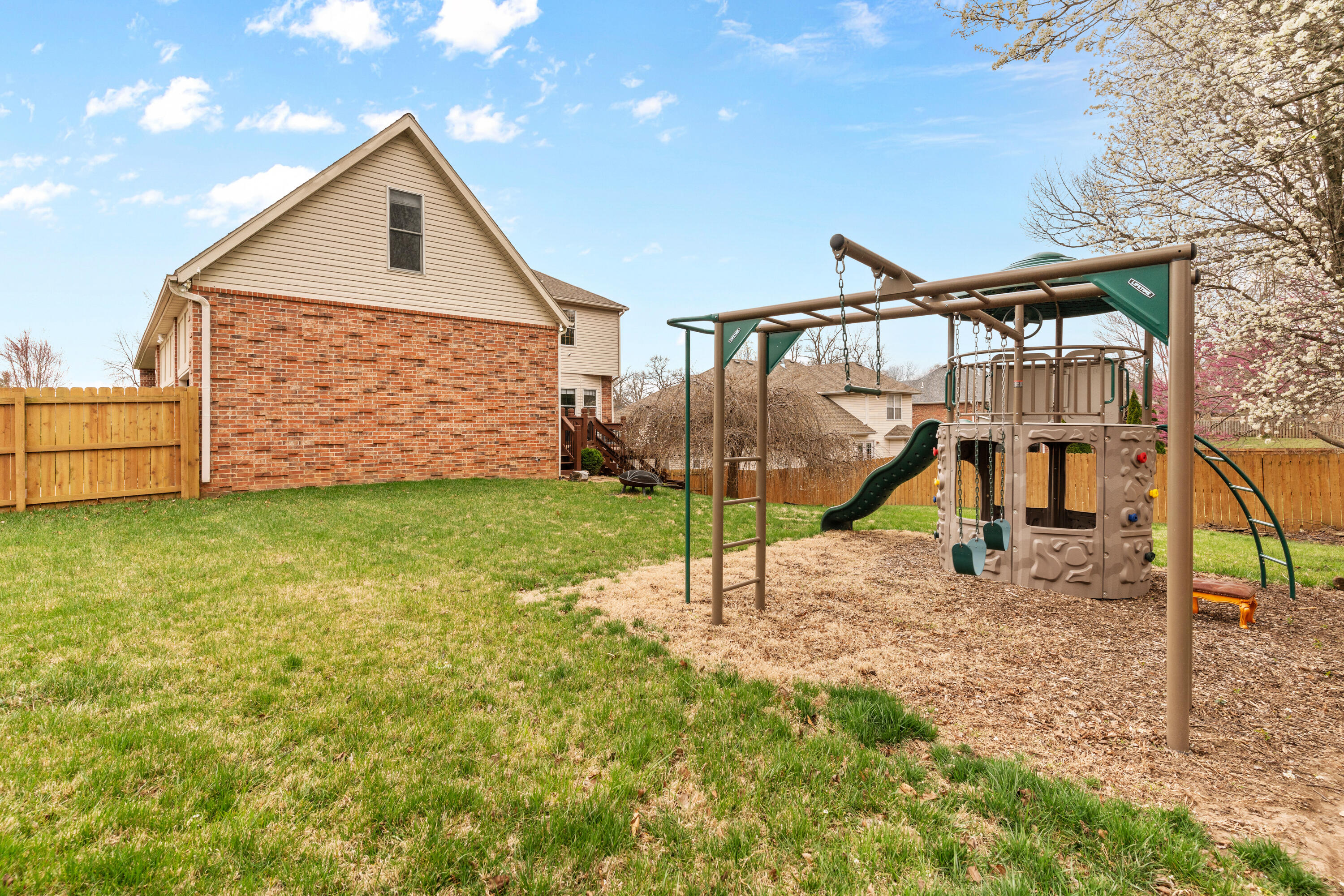 903 East Gaslight Drive Property Photo 45