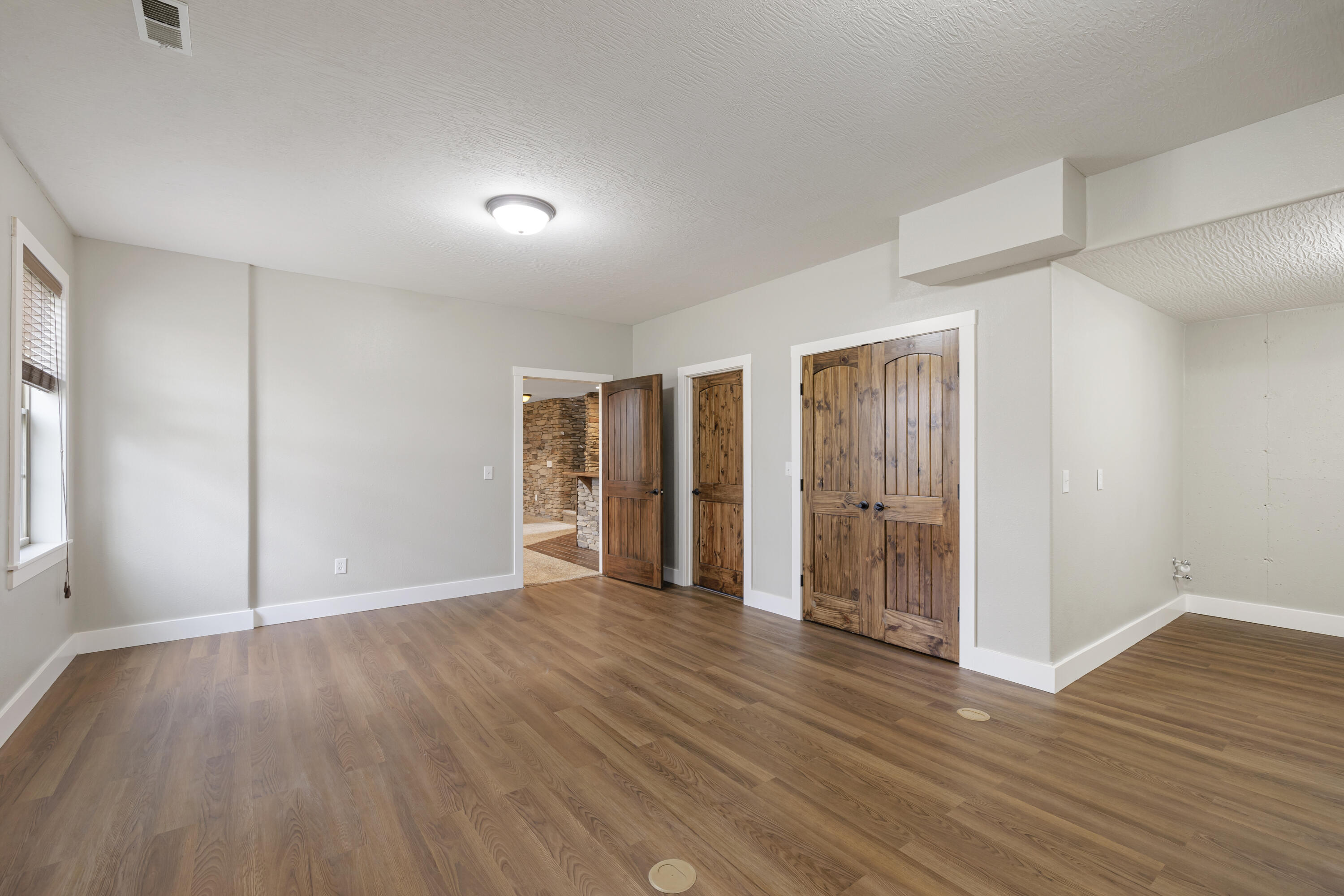 933 South Henry Avenue Property Photo 44