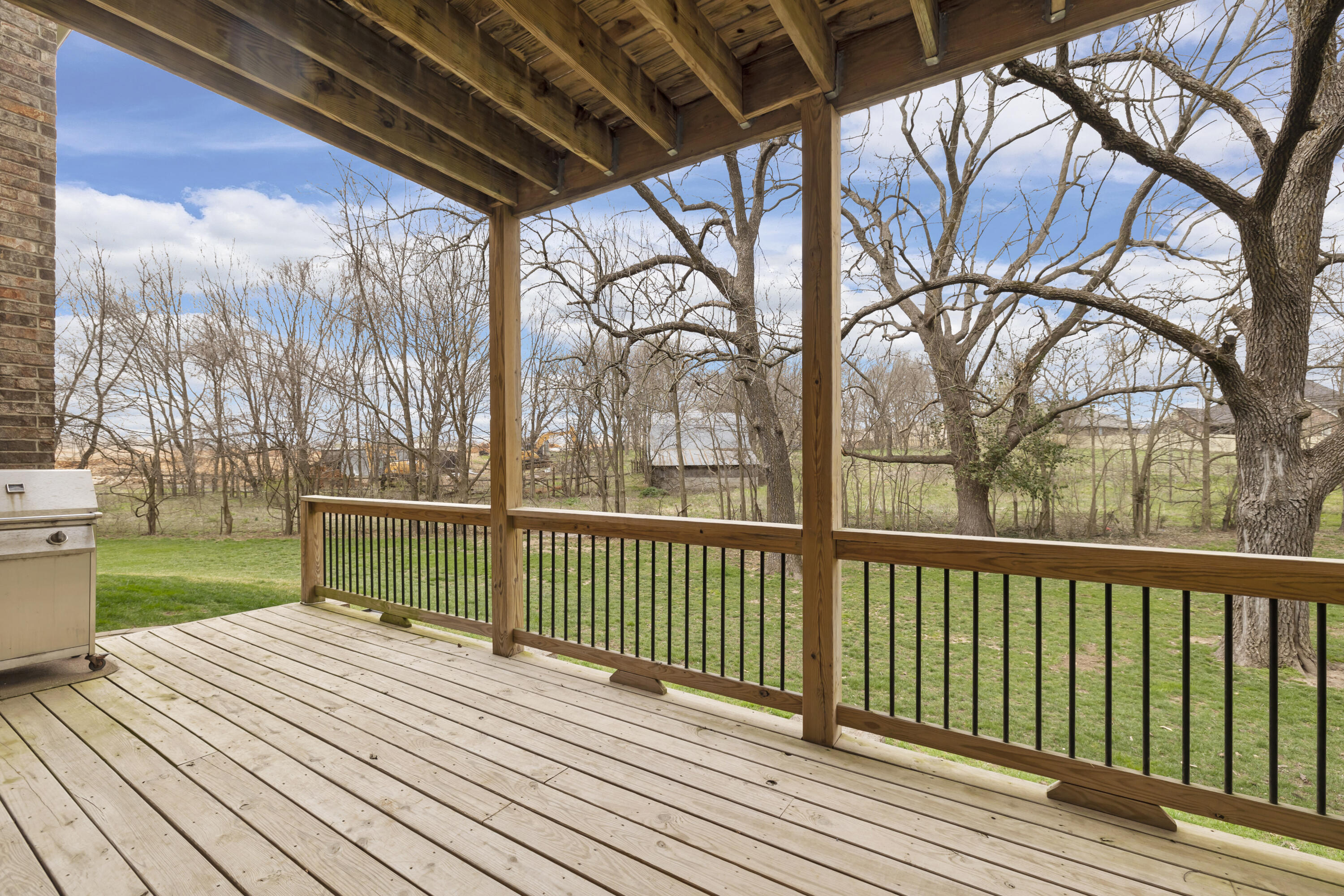 933 South Henry Avenue Property Photo 58