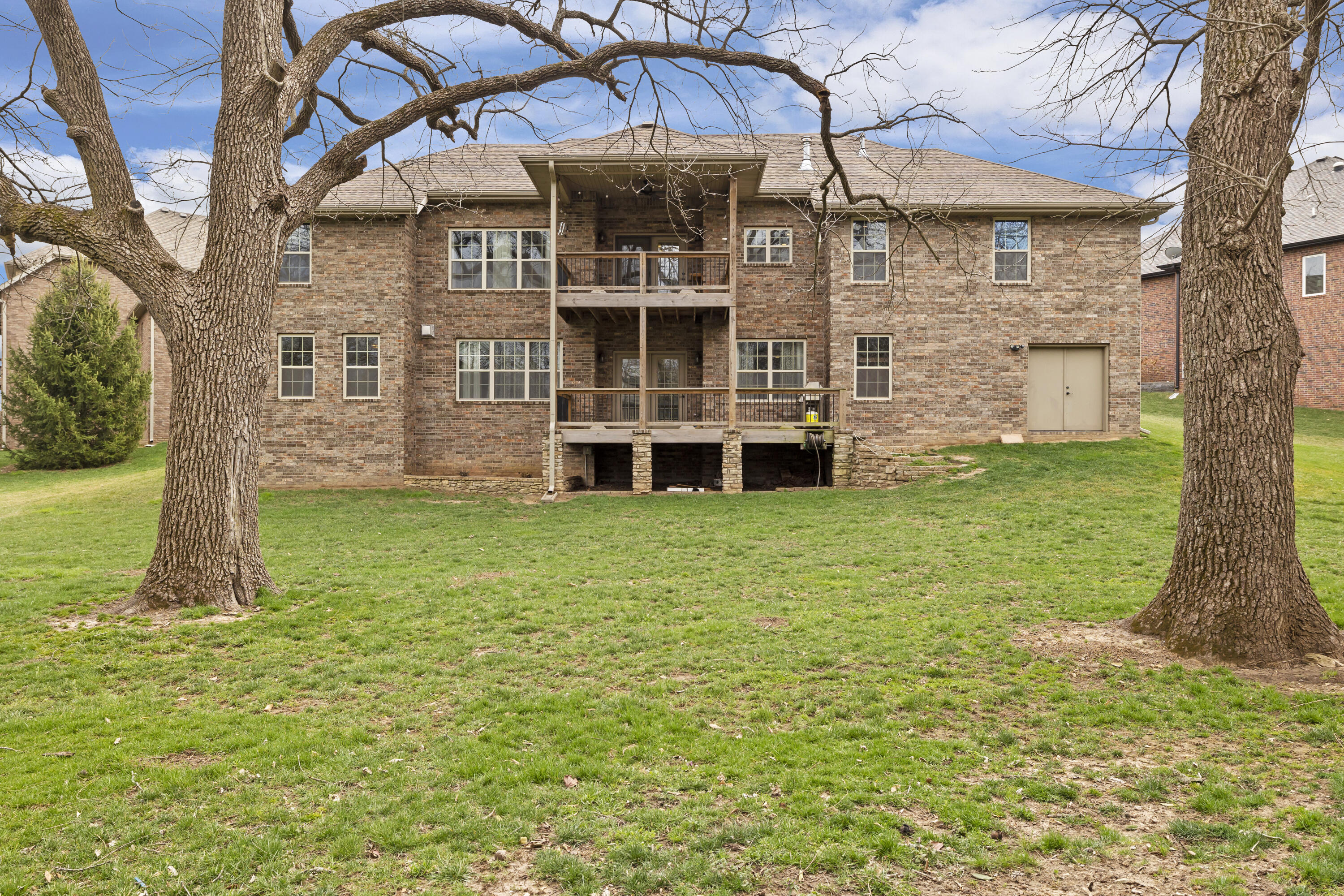 933 South Henry Avenue Property Photo 61