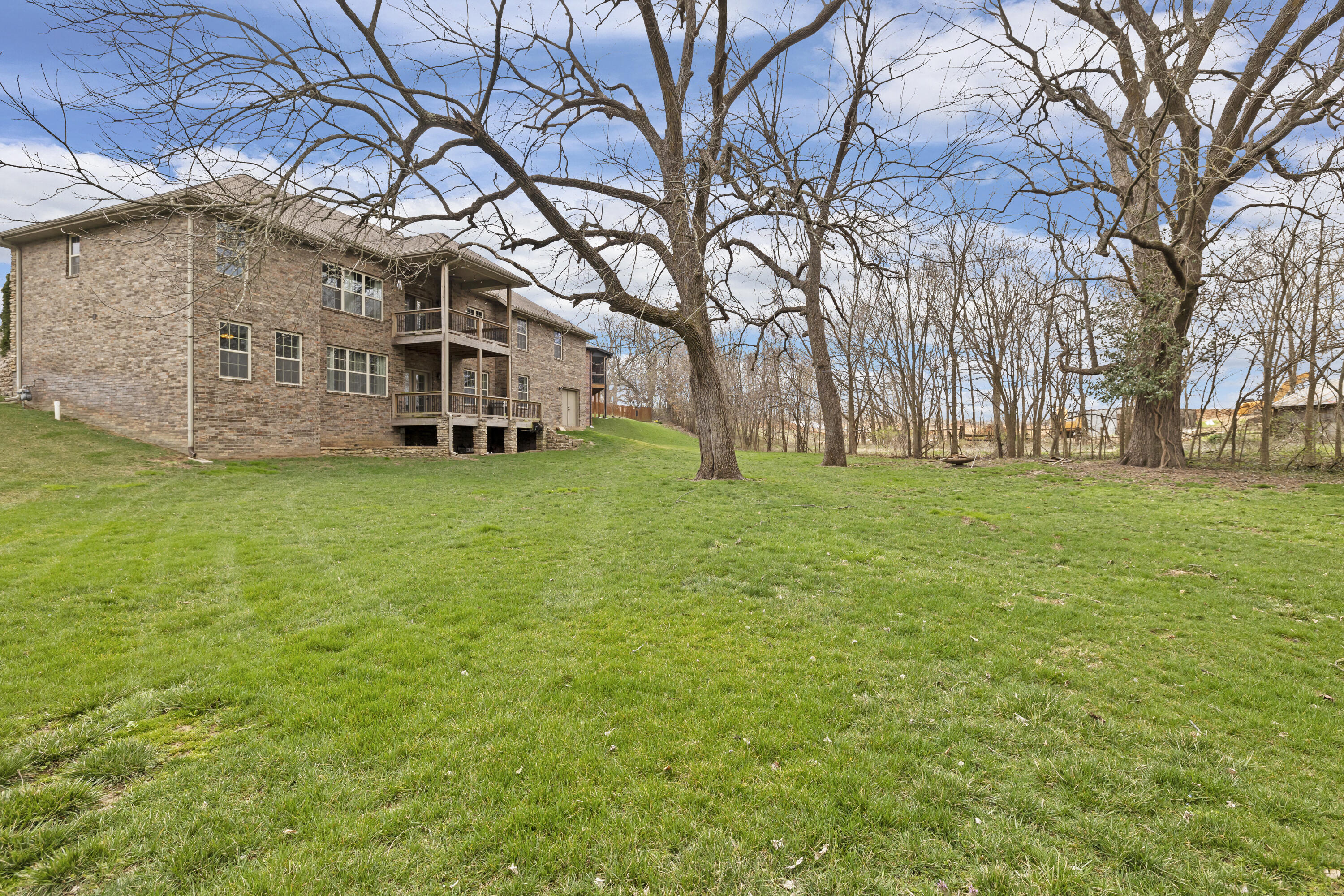 933 South Henry Avenue Property Photo 62