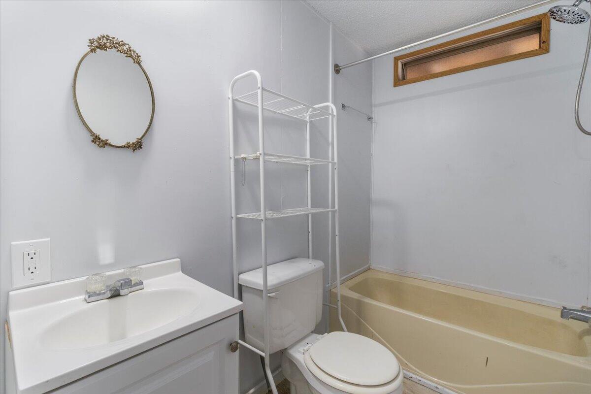 13036 County Road O-d Property Photo 13
