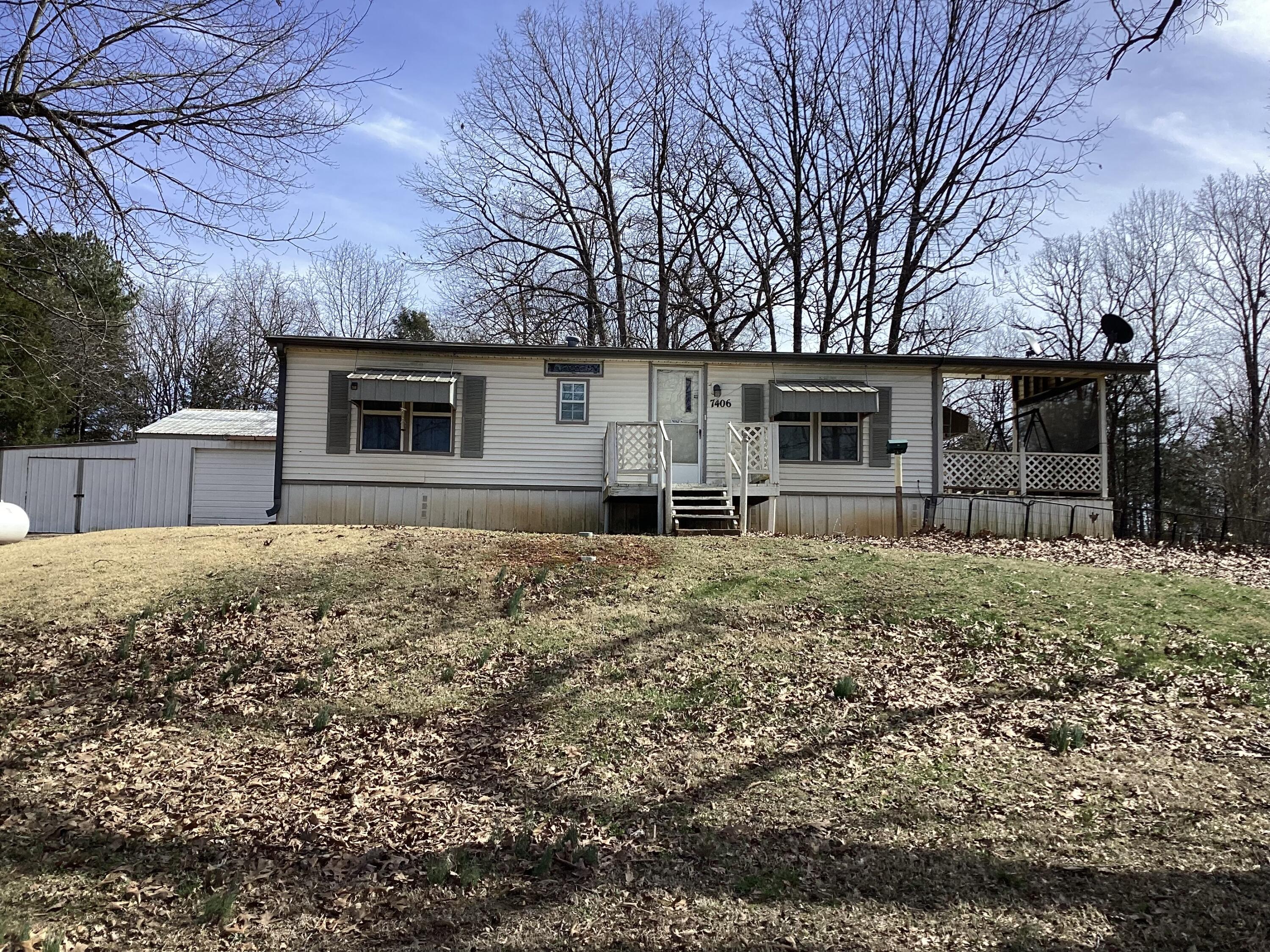 7406 County Road 5090 Property Photo 4