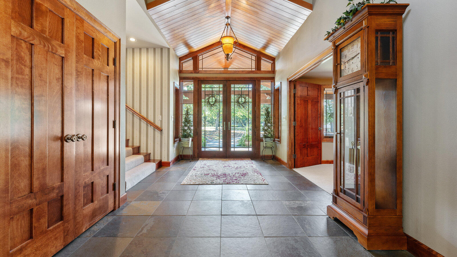146 Country Club Drive Property Photo 2