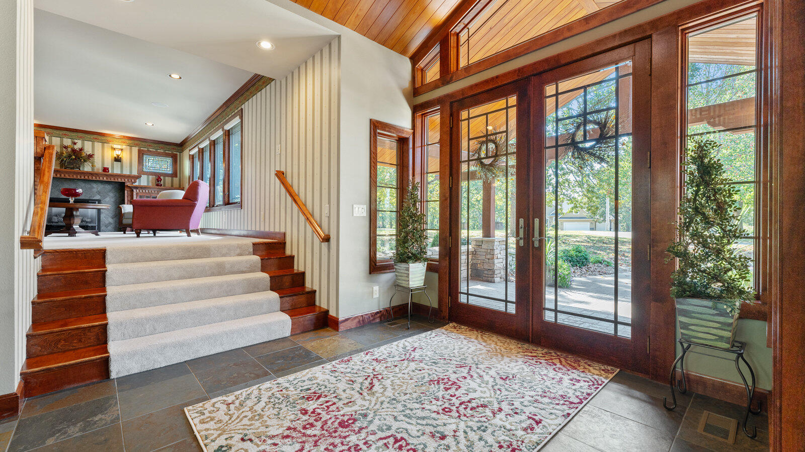 146 Country Club Drive Property Photo 3