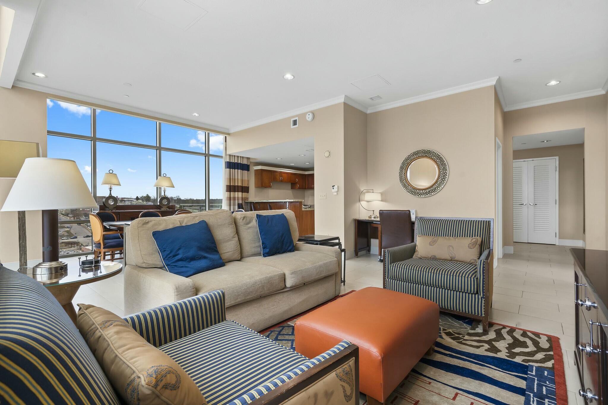 200 South Sycamore Street Property Photo 8