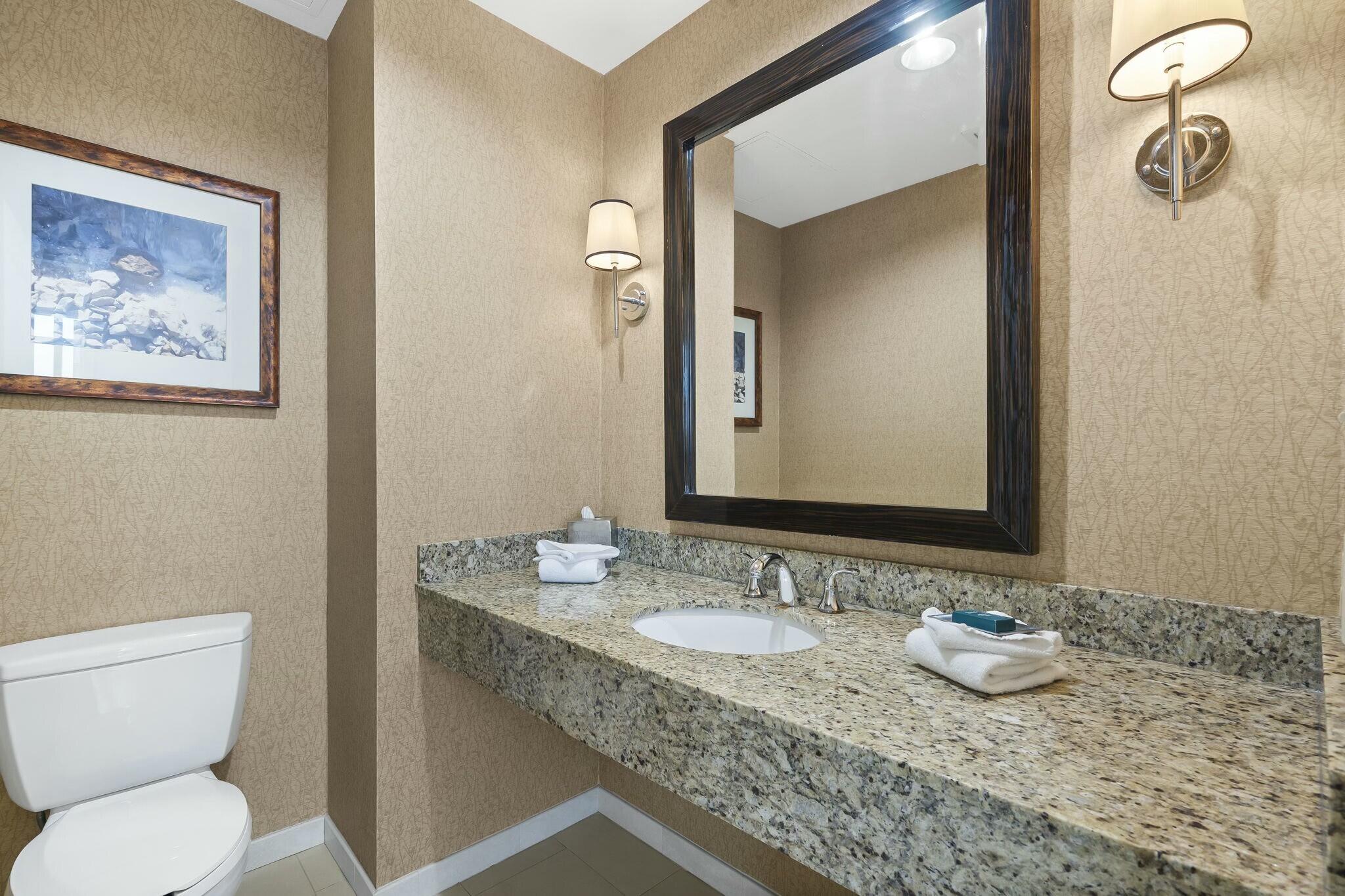 200 South Sycamore Street Property Photo 16