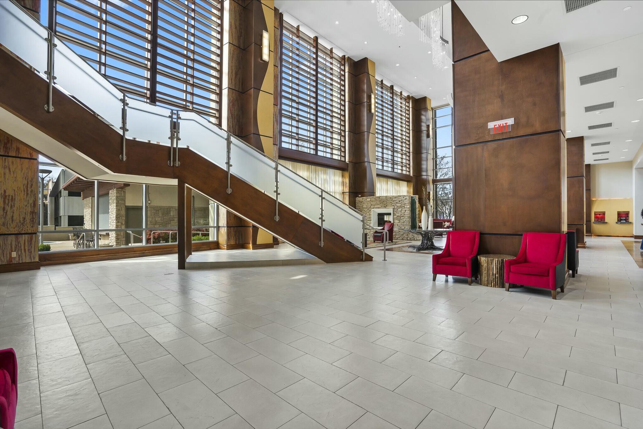 200 South Sycamore Street Property Photo 25