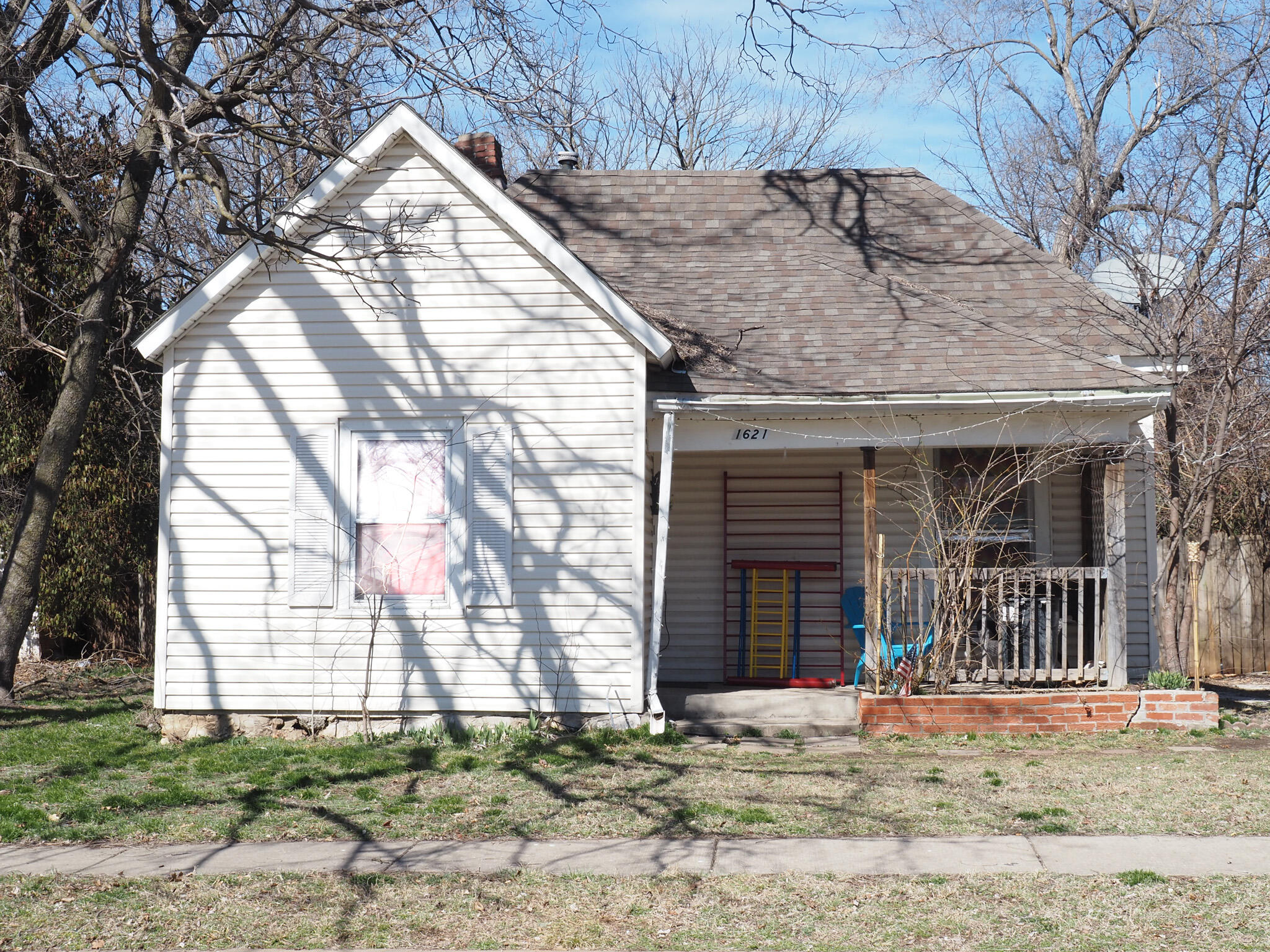 1621 West Chestnut Street Property Photo