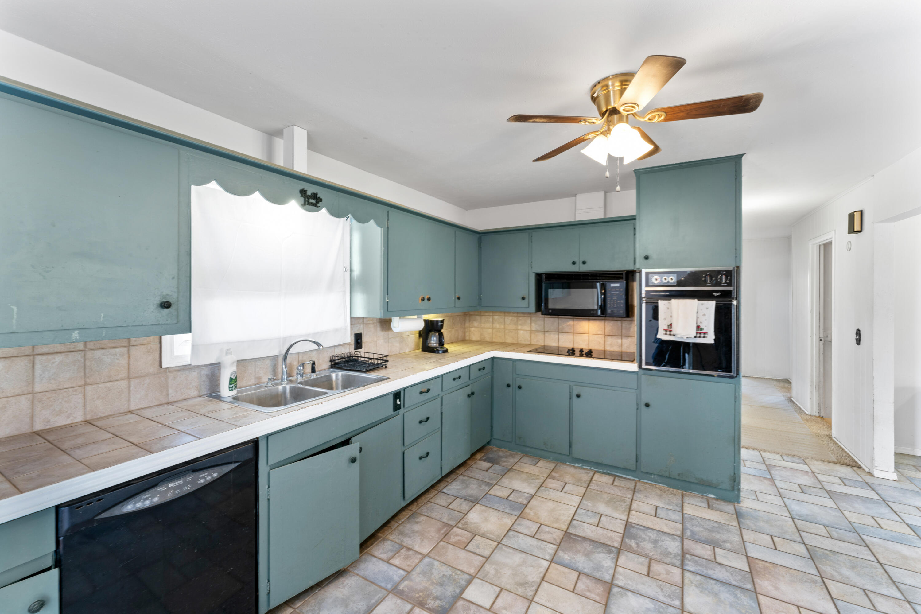 671 Sundown Lane Property Photo 13