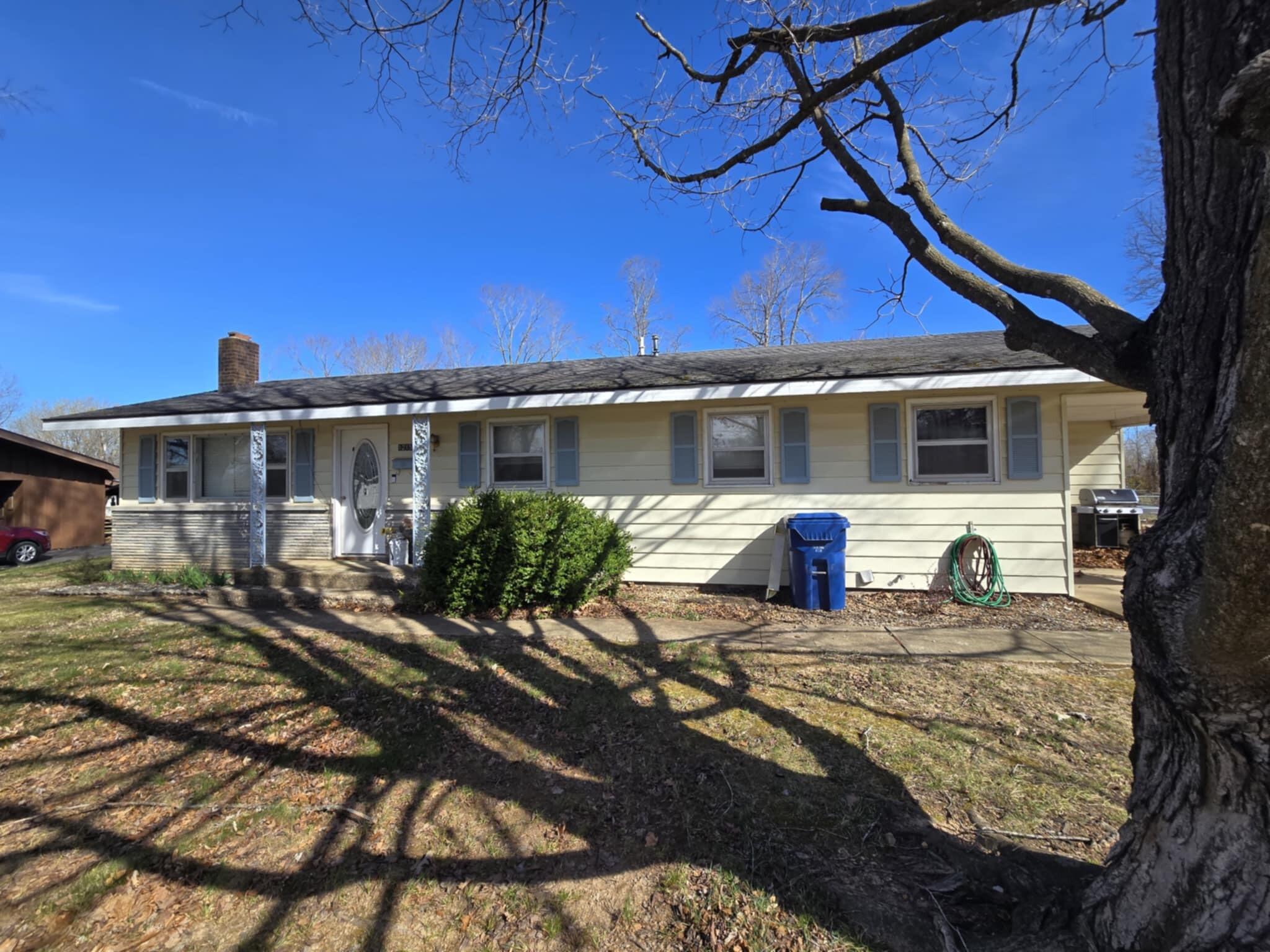 1215 Ozark Street Property Photo 1