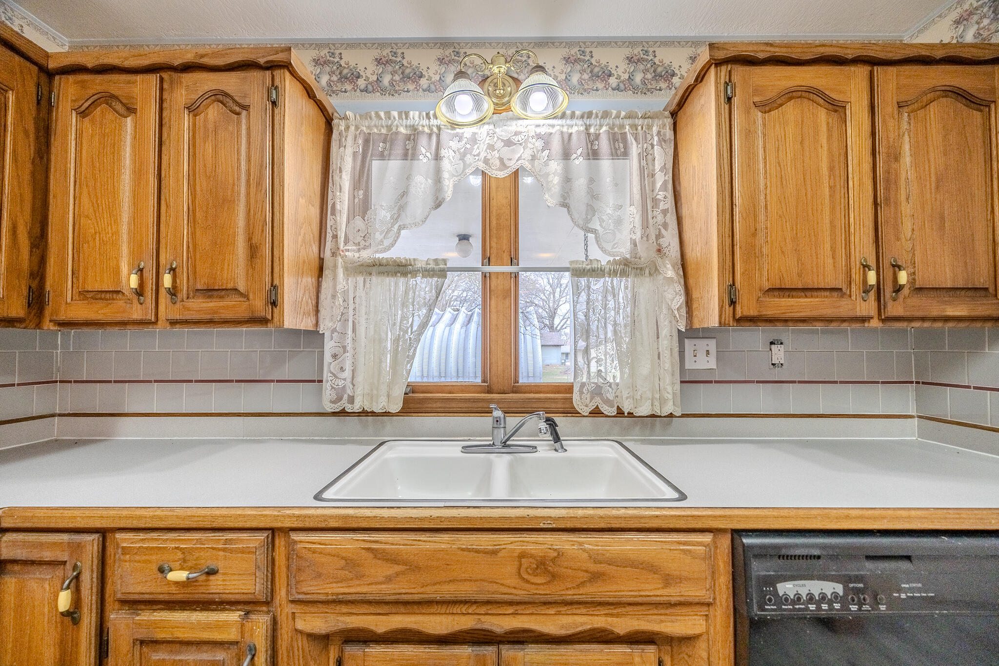 1429 West Locust Street Property Photo 20