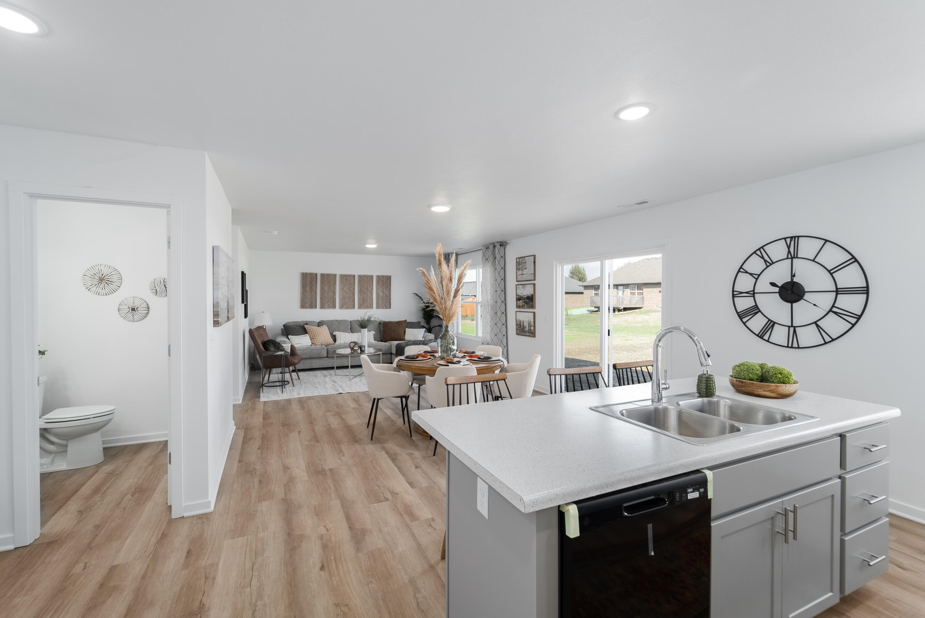 1065 Amherst Circle Property Photo 4