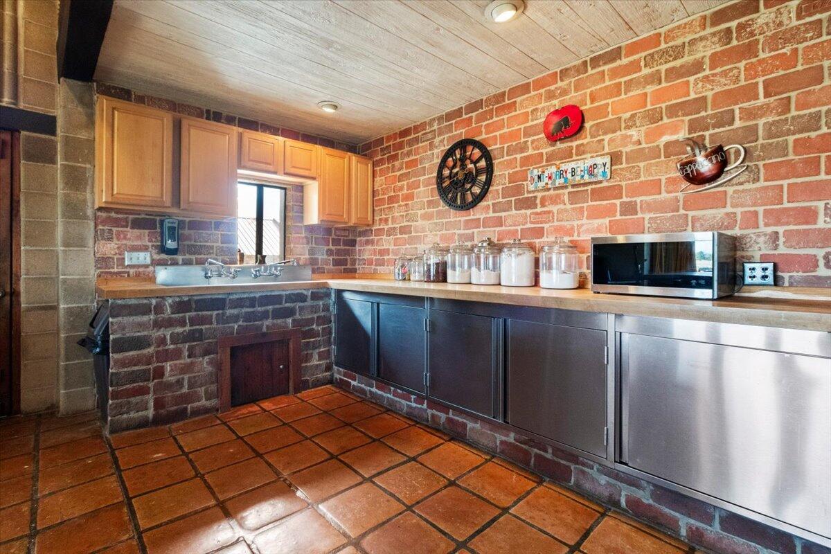 191 Concrete Way Property Photo 25