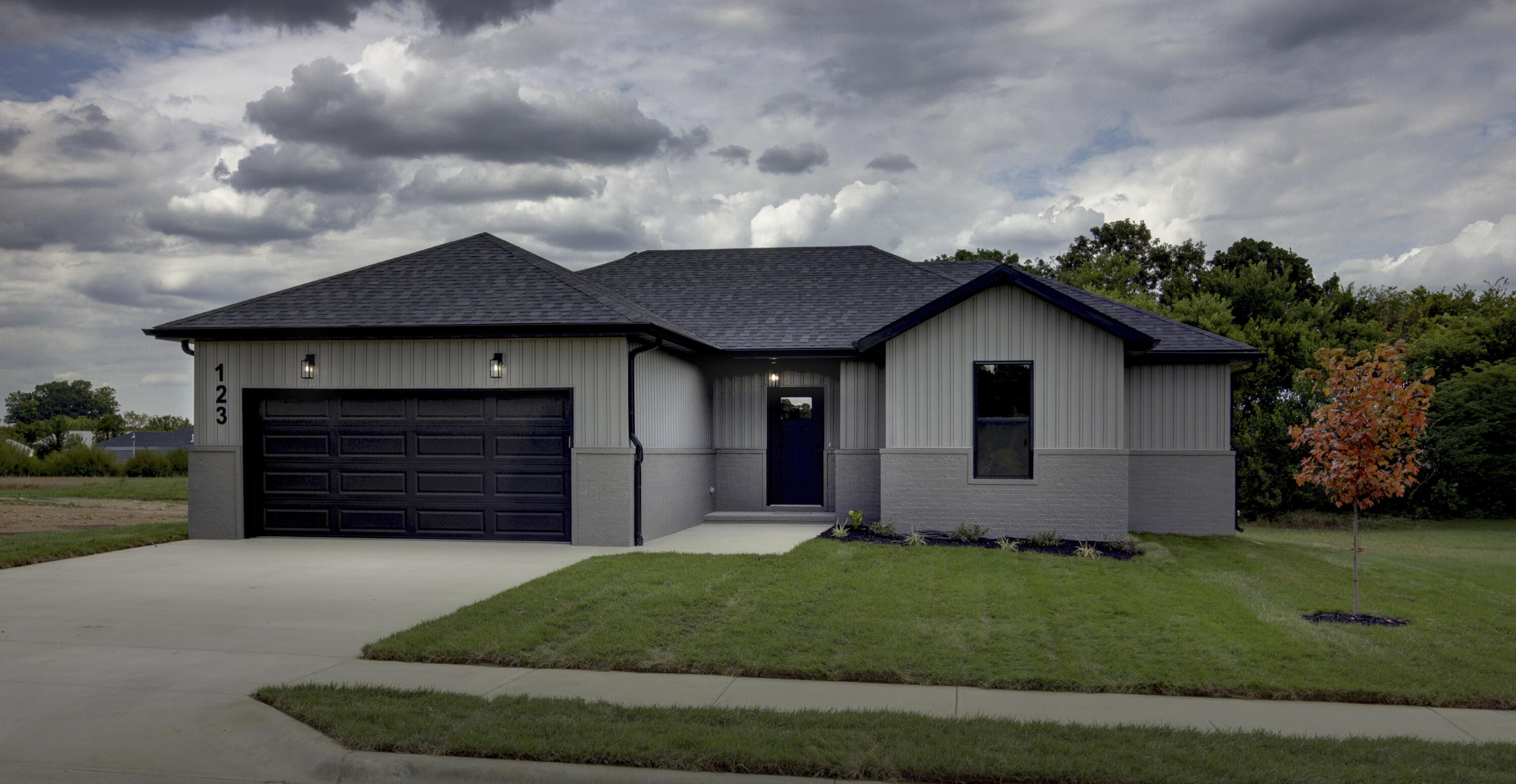 123 East Teakwood Avenue Property Photo 1