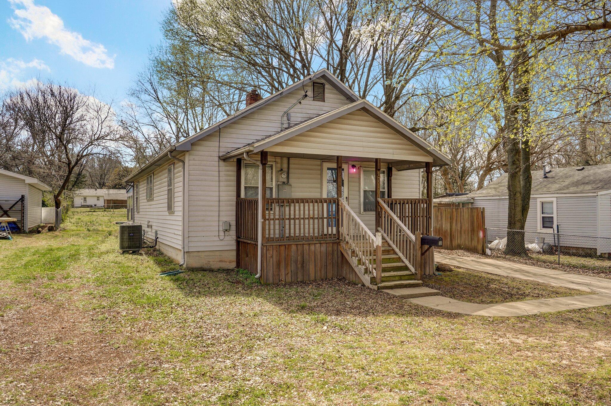 1710 West High Street Property Photo 3