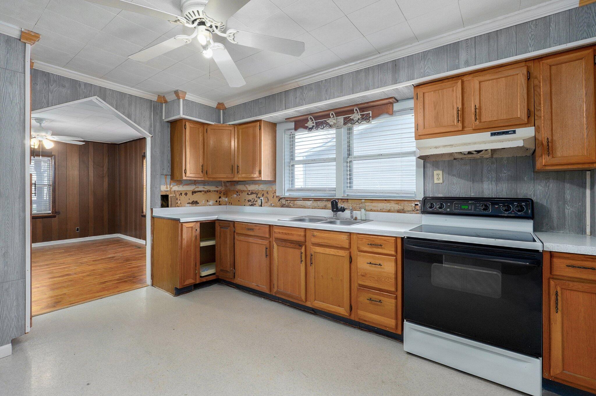 1710 West High Street Property Photo 11