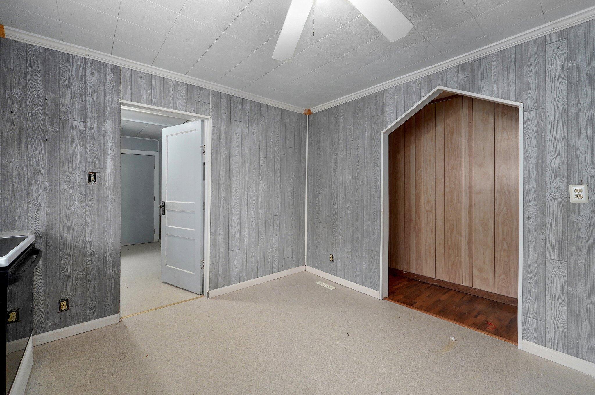 1710 West High Street Property Photo 13