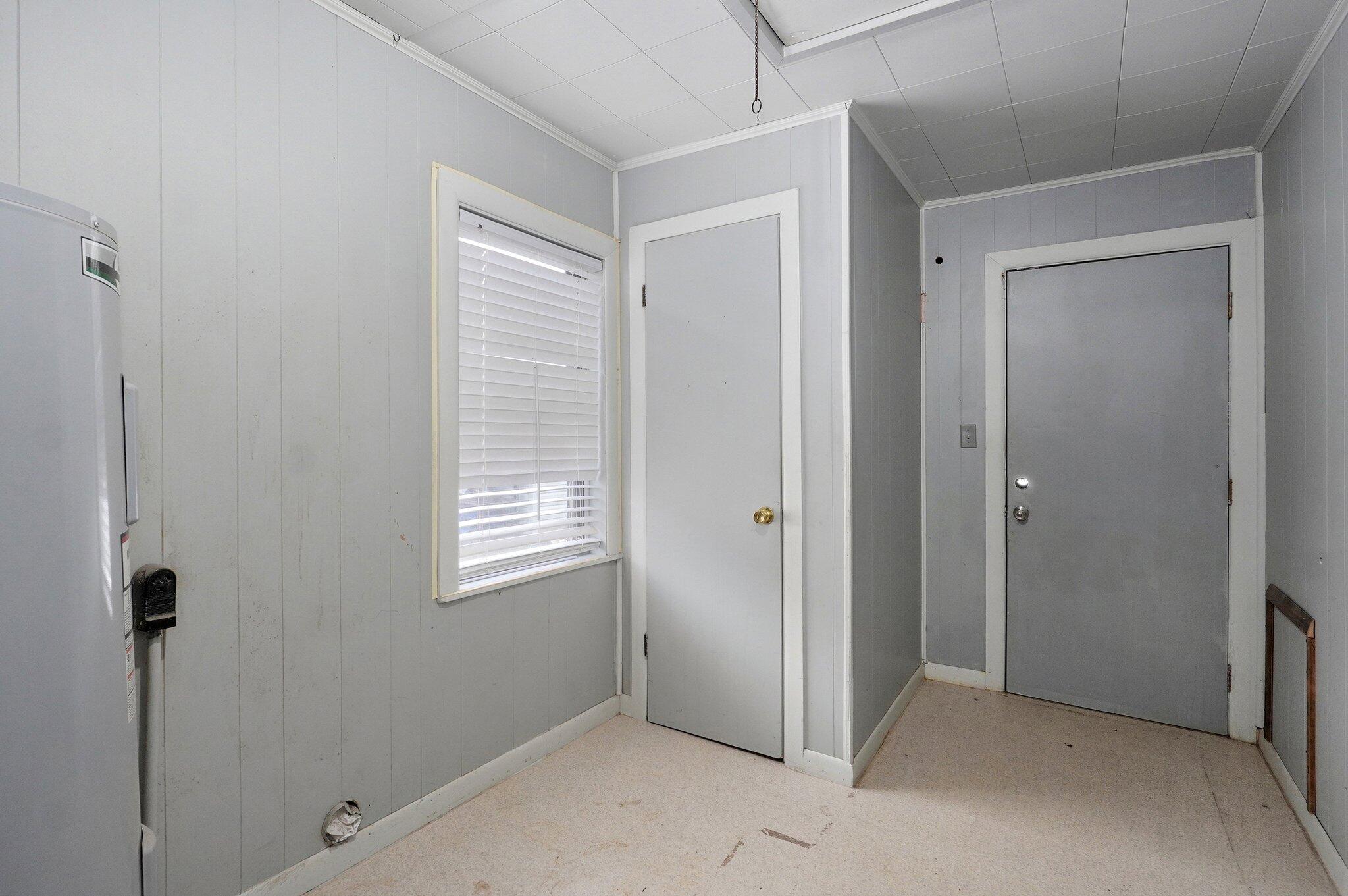 1710 West High Street Property Photo 14
