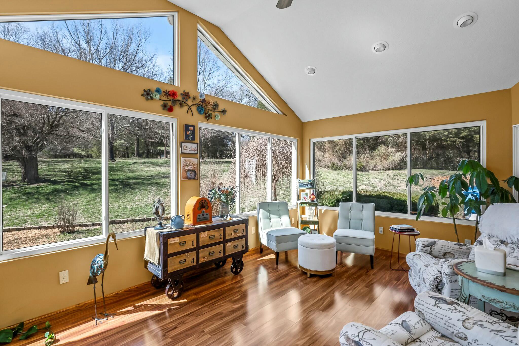 5547 South Farm Road 137 Property Photo 15