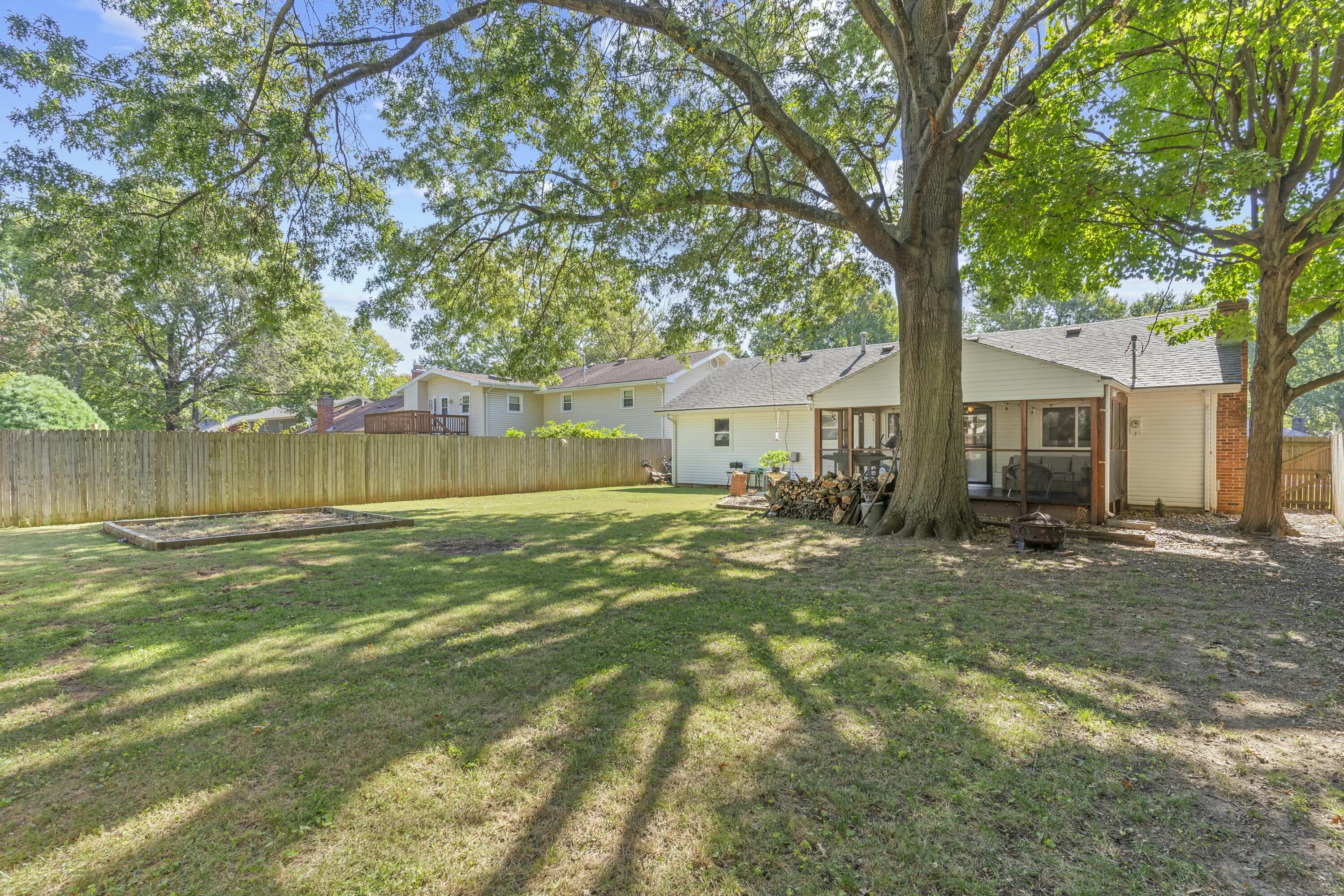 831 East Cambridge Street Property Photo 16