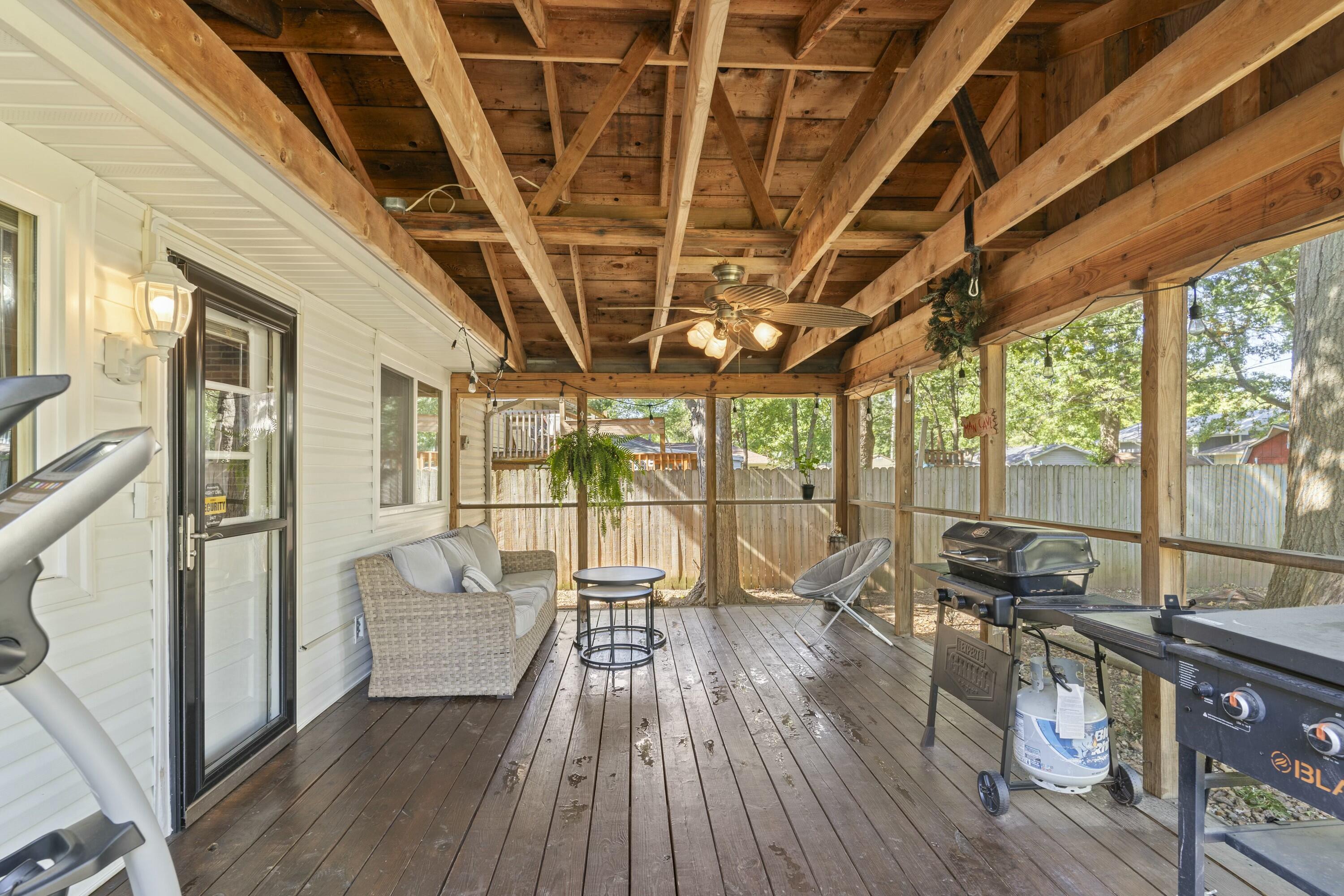 831 East Cambridge Street Property Photo 18