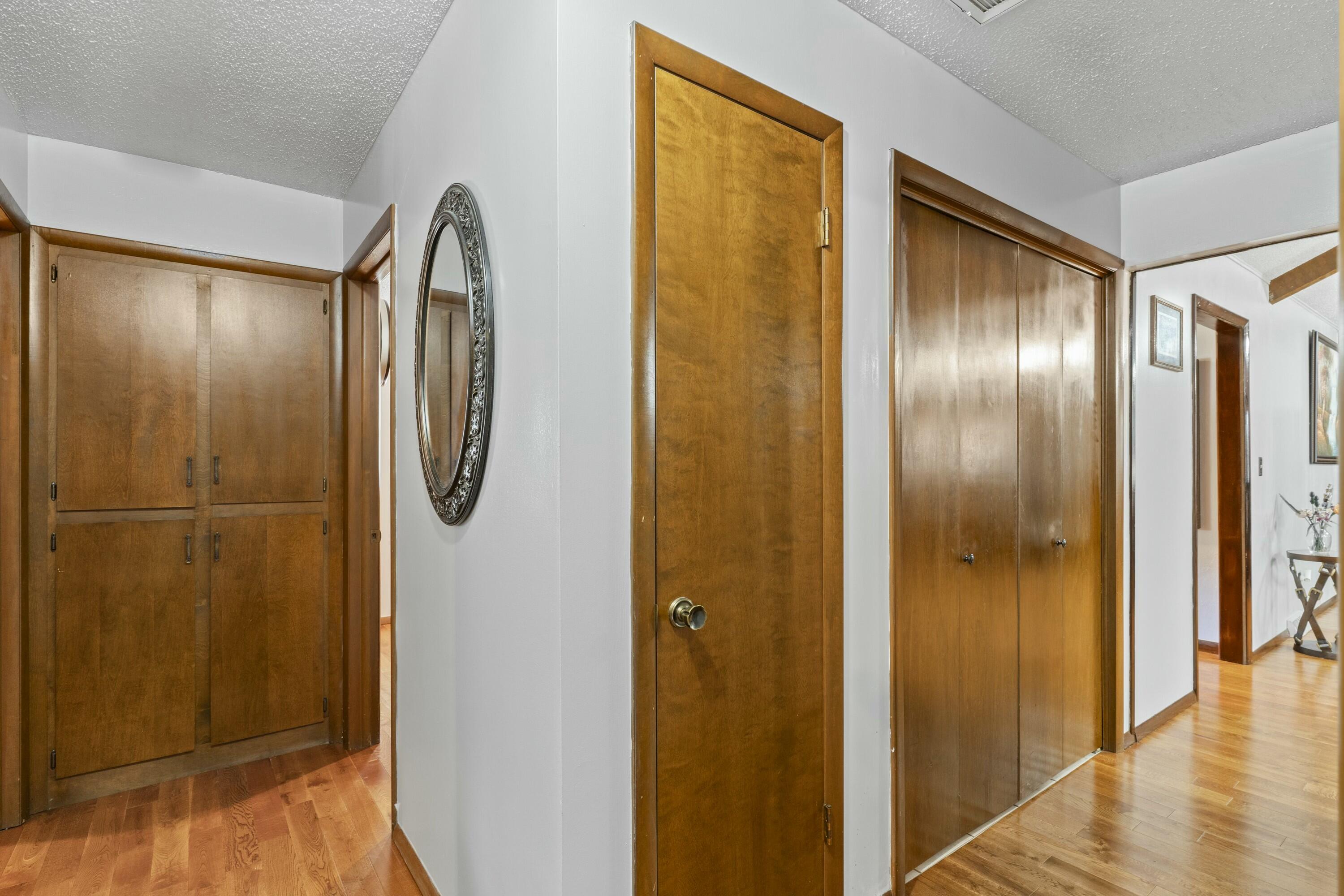 831 East Cambridge Street Property Photo 19