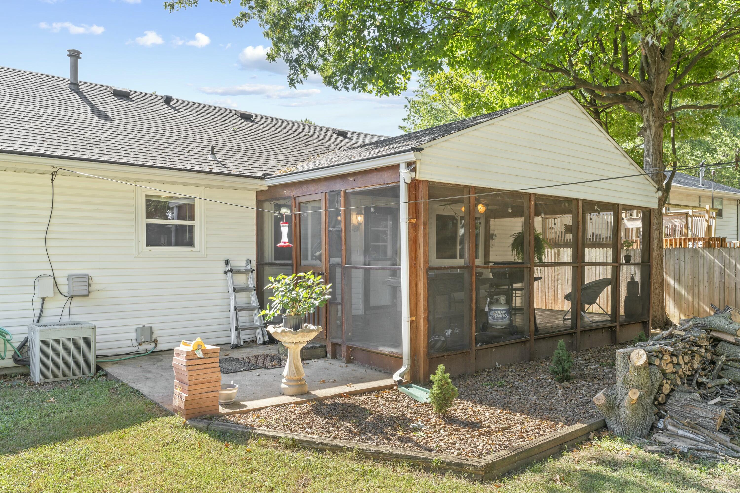 831 East Cambridge Street Property Photo 24