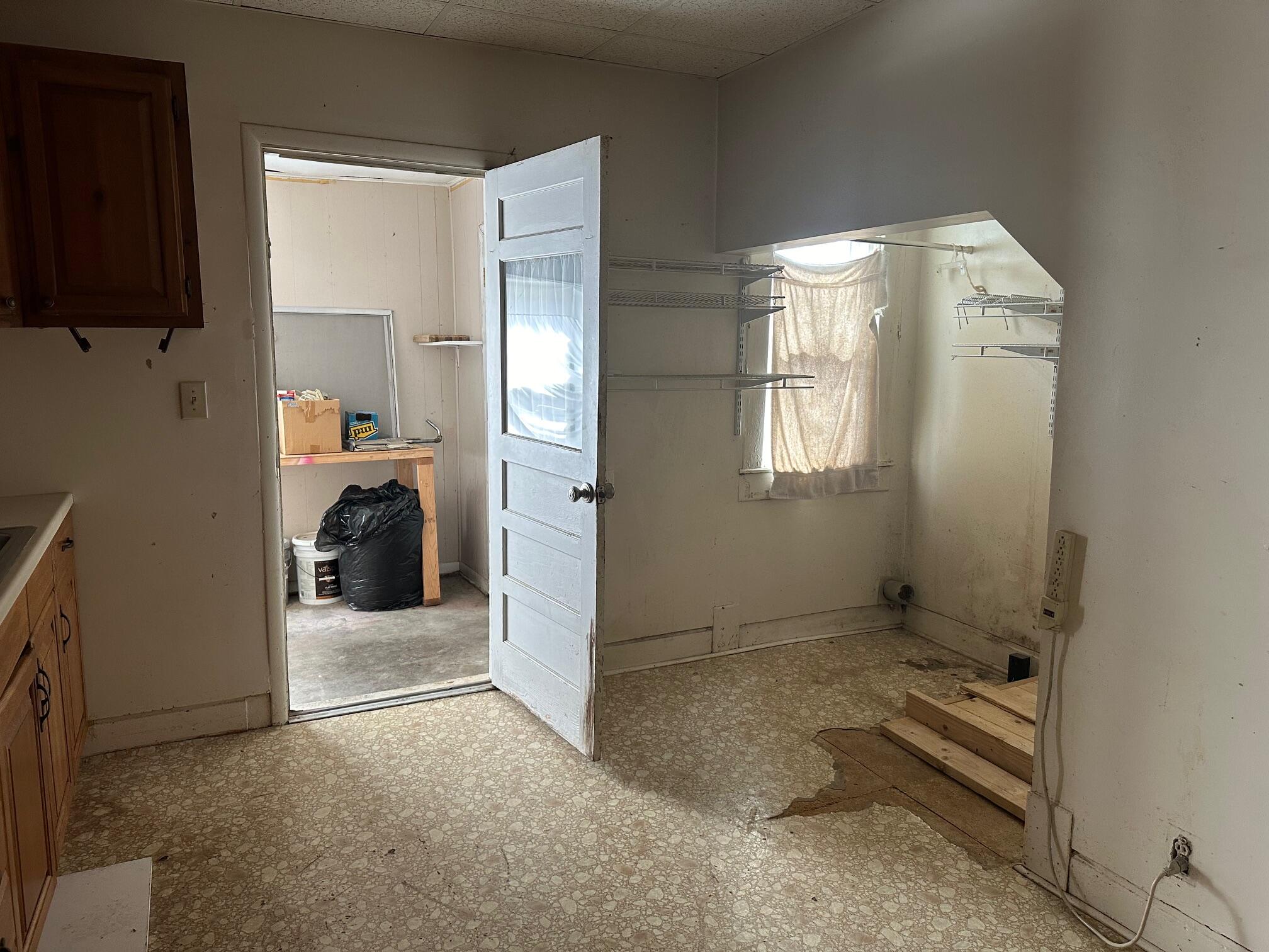 727 South Saint Charles Avenue Property Photo 7