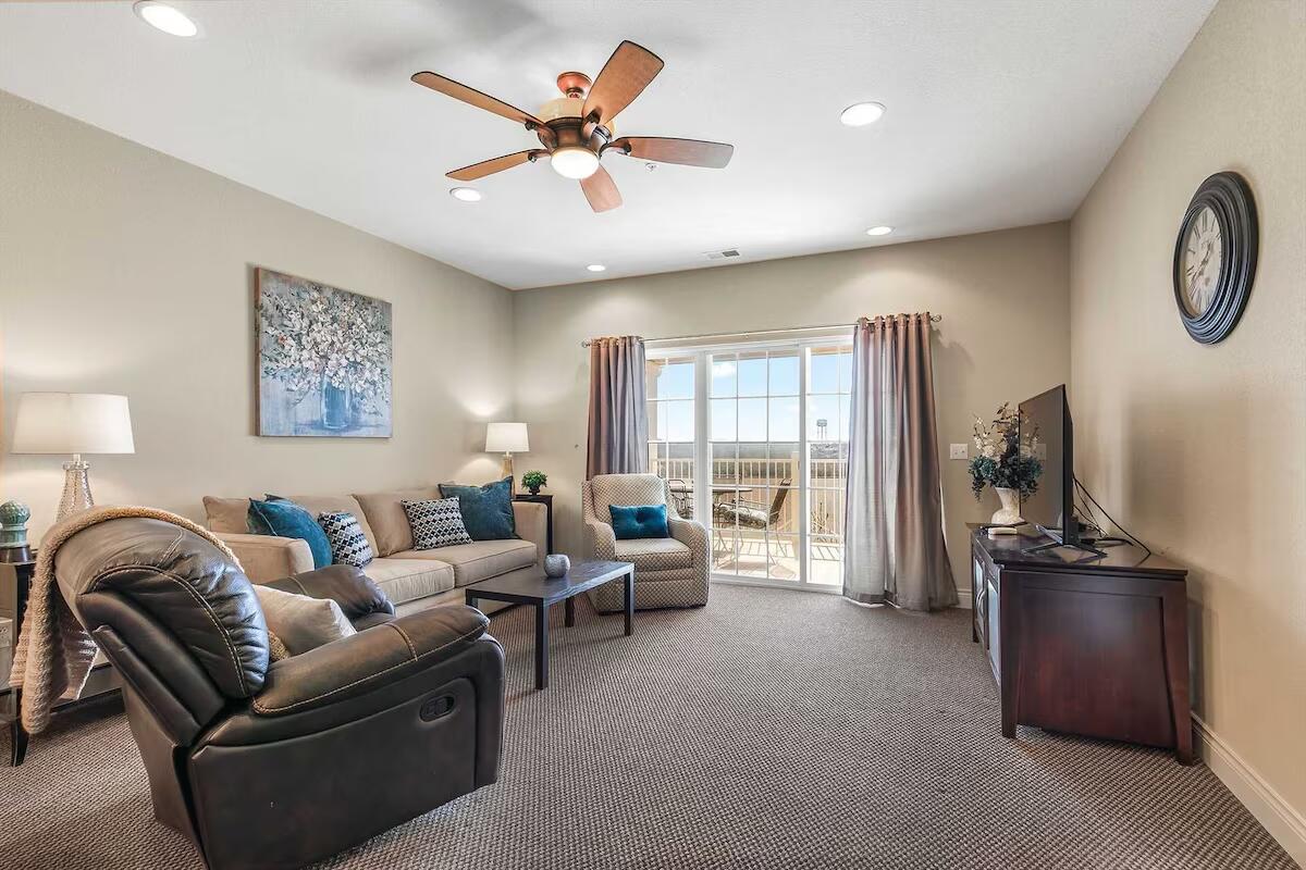 201 Prairie Dunes Drive Property Photo 9