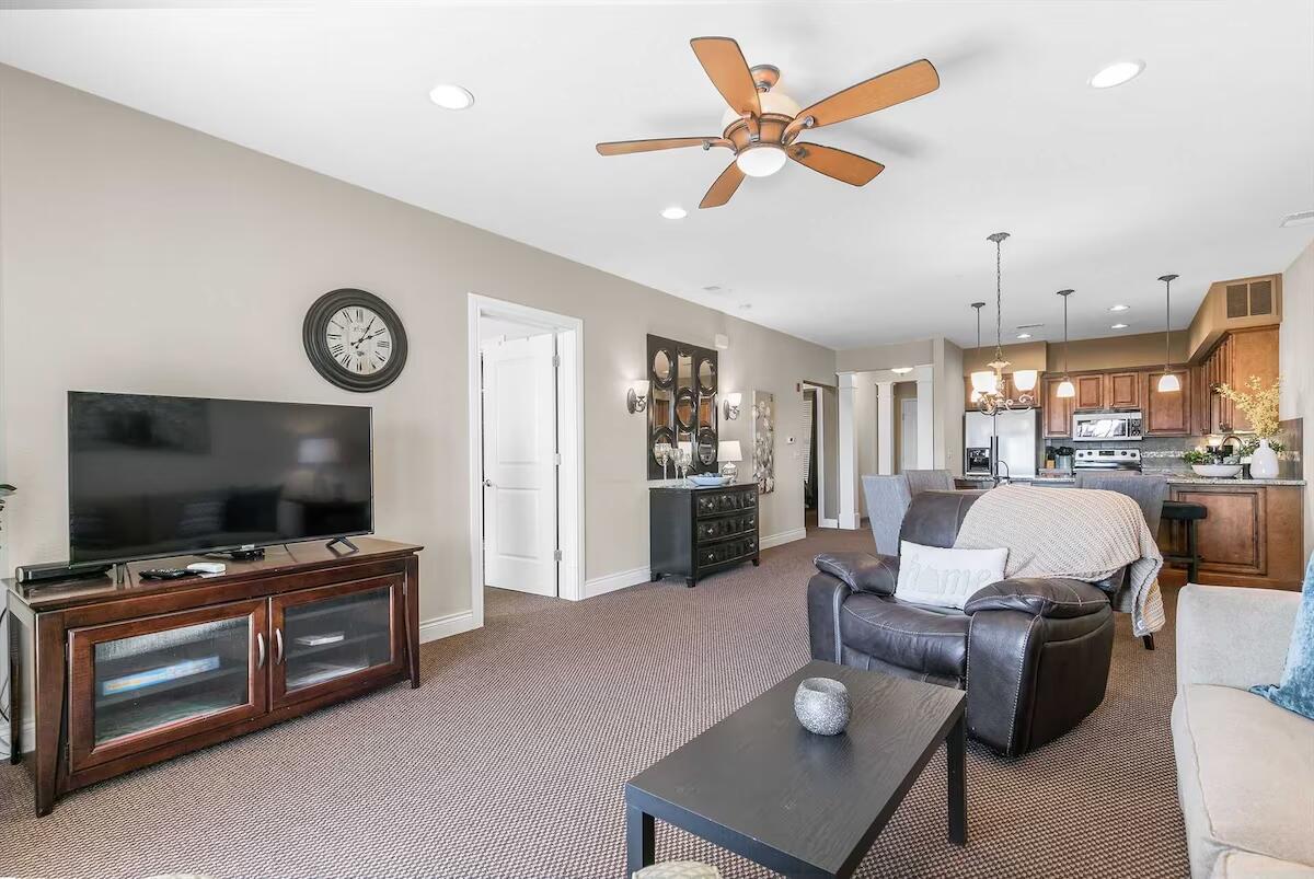 201 Prairie Dunes Drive Property Photo 10
