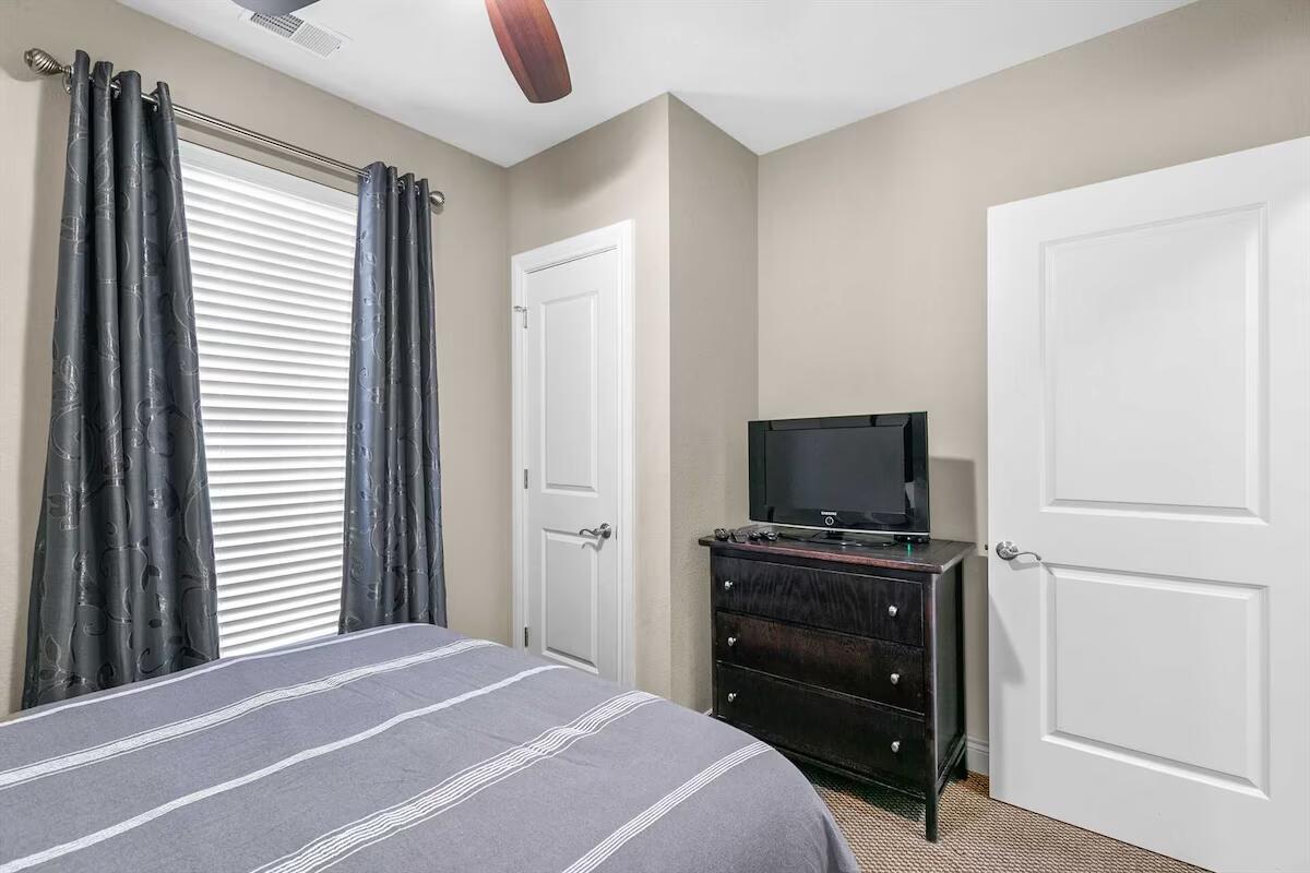 201 Prairie Dunes Drive Property Photo 21