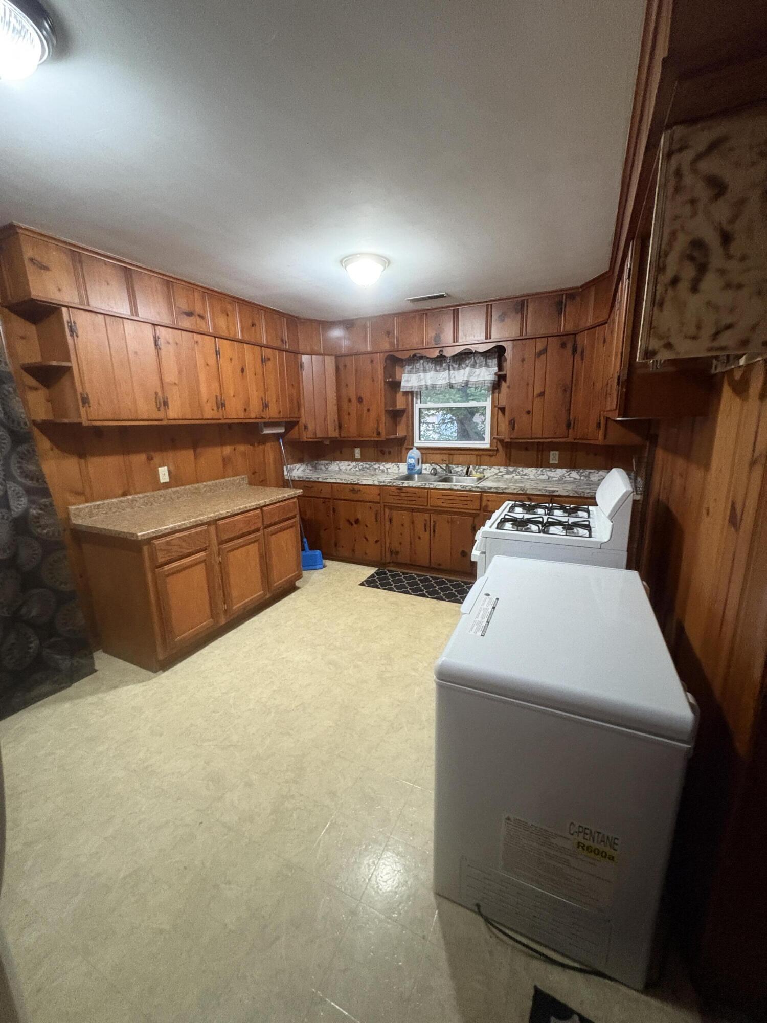 504 South Lincoln Avenue Property Photo 4