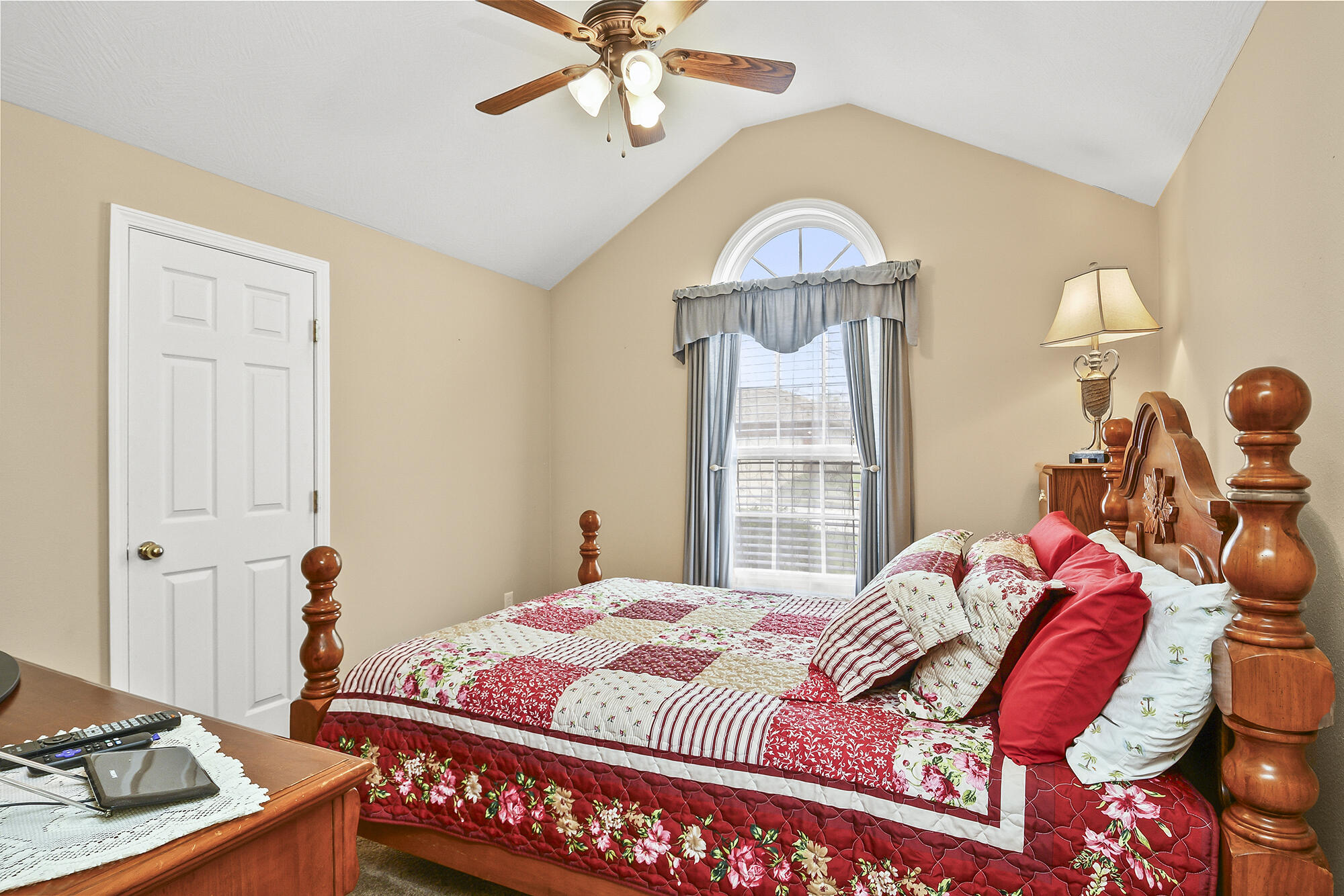888 West Crestwood Street Property Photo 25