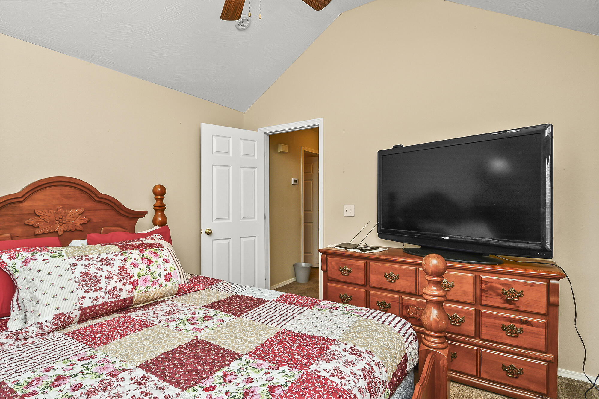 888 West Crestwood Street Property Photo 26