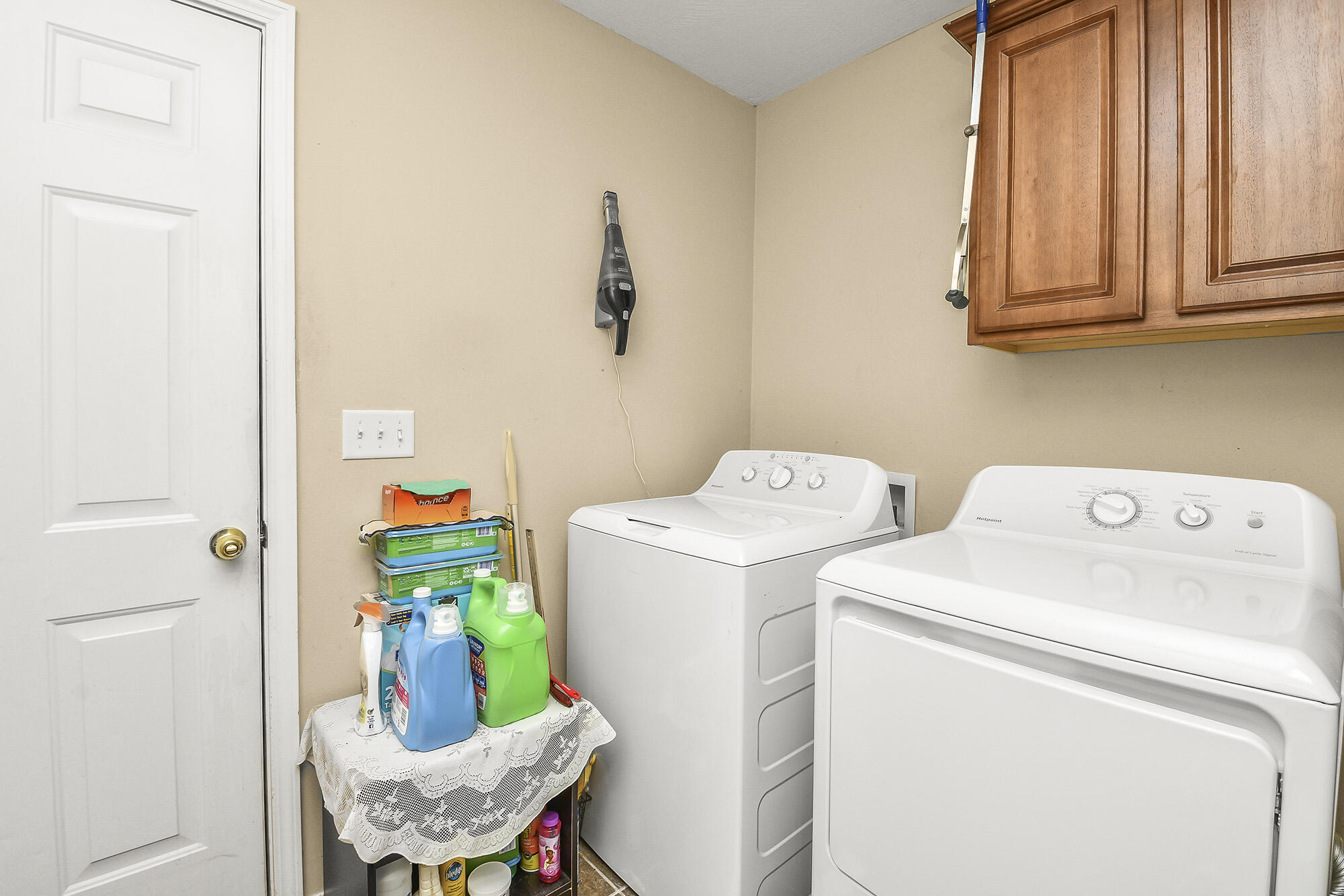 888 West Crestwood Street Property Photo 29