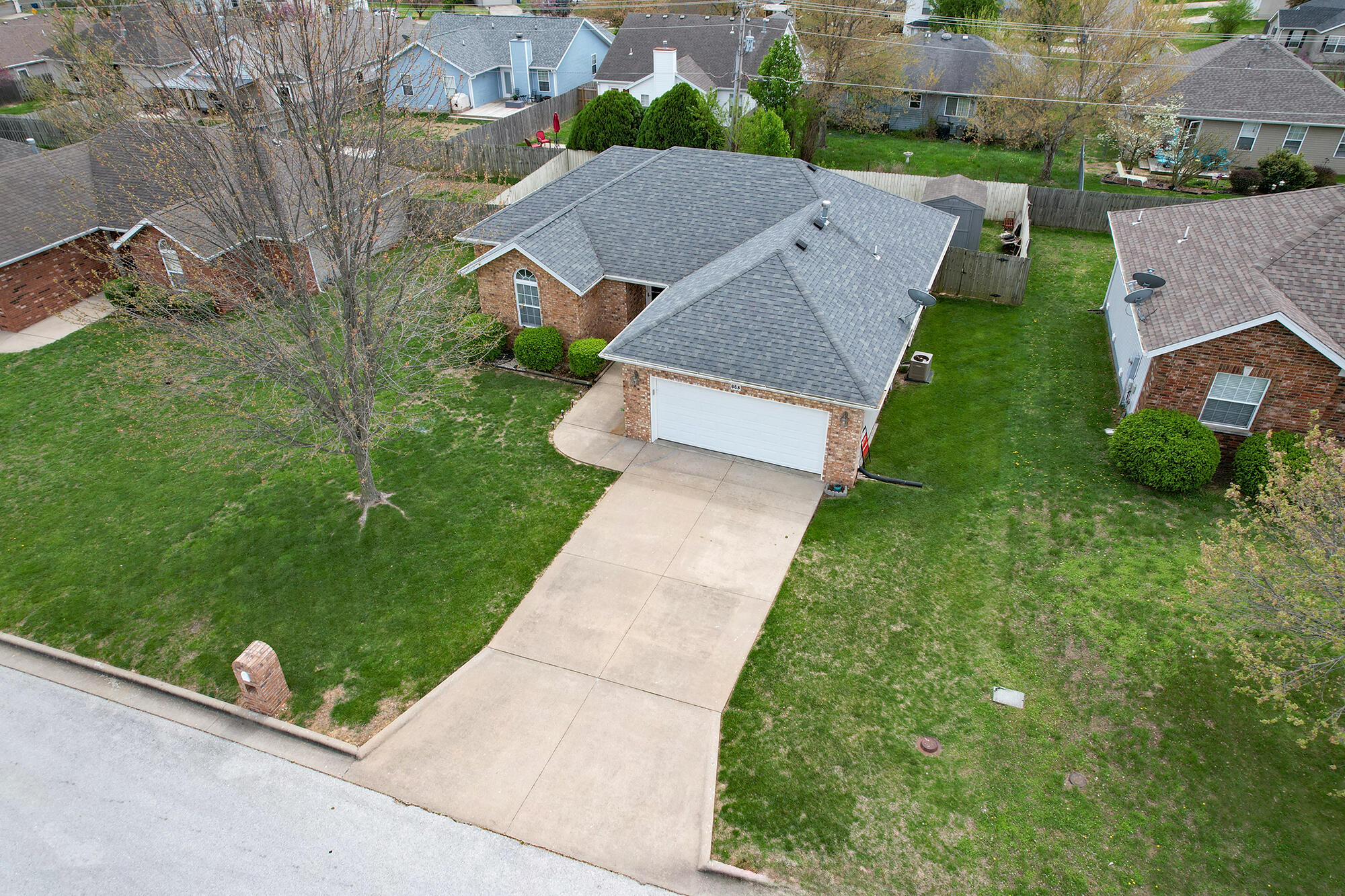 888 West Crestwood Street Property Photo 37