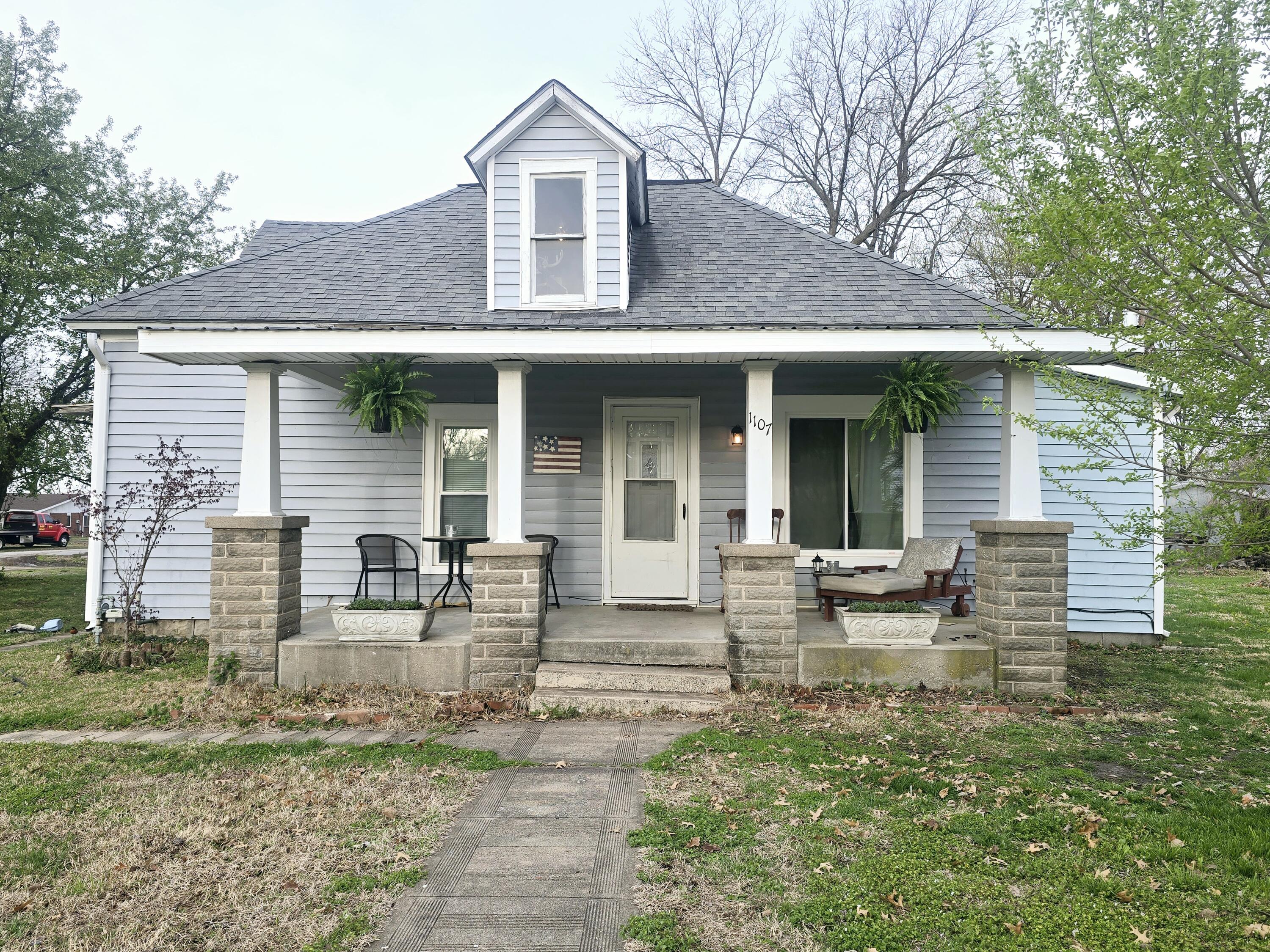 1107 East Locust Street Property Photo