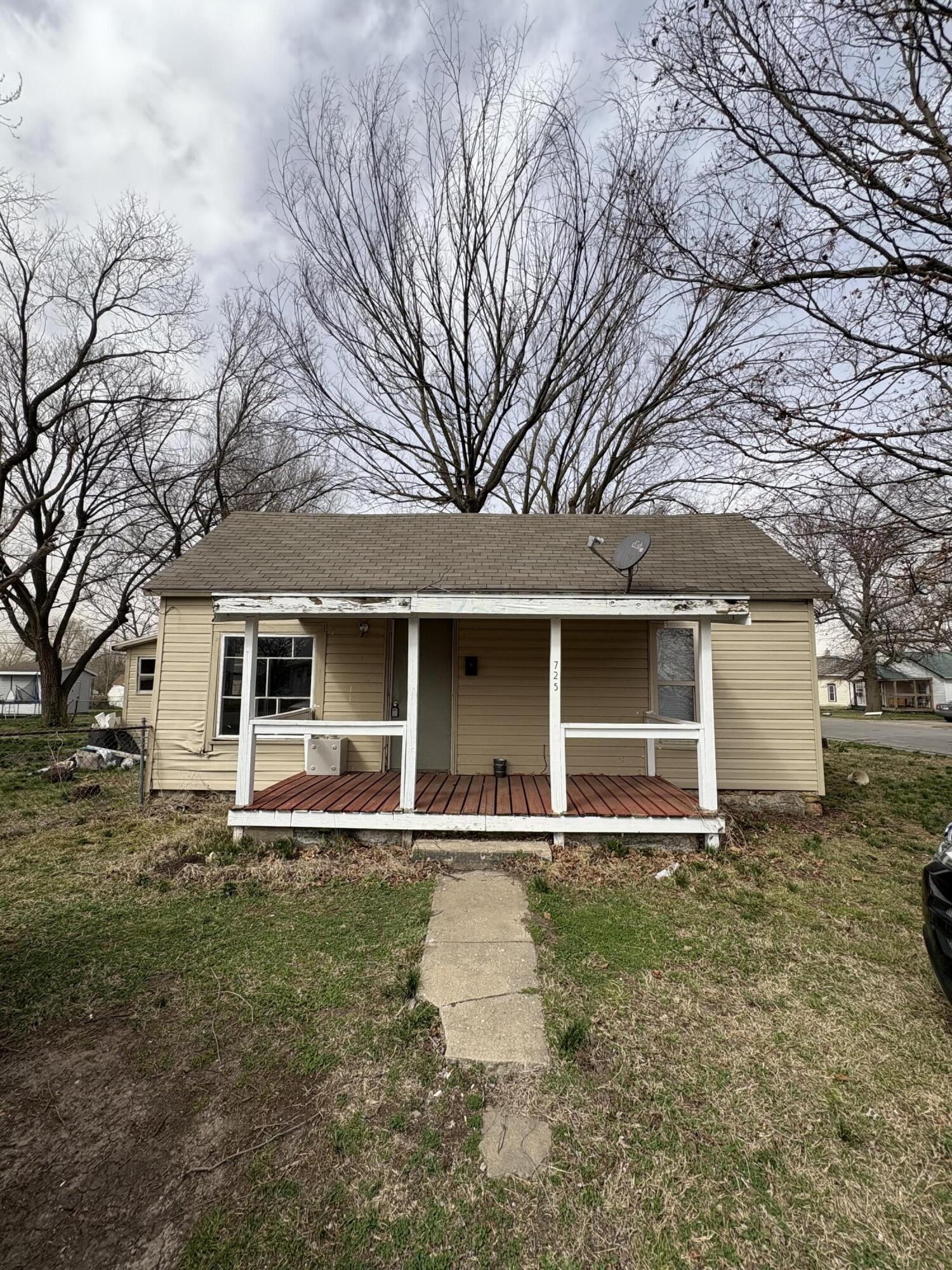 725 Mc Natt Avenue Property Photo